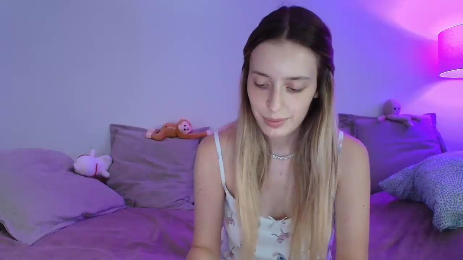 Gallery image thumbnail from Elenaxkiss's myfreecams stream on, 09/01/2026, 10:59 image 17 of 20