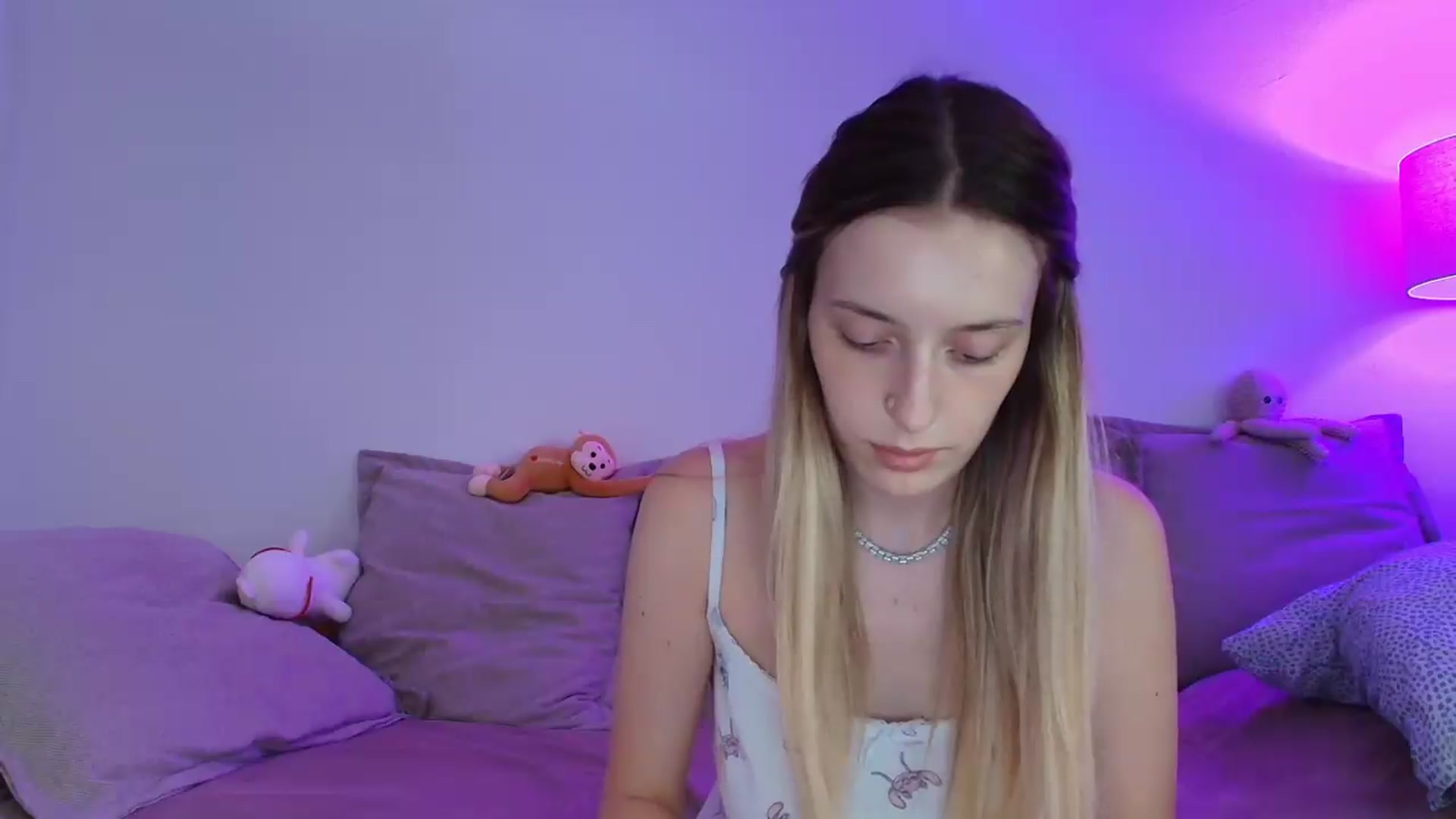 Gallery image thumbnail from Elenaxkiss's myfreecams stream on, 09/01/2026, 10:59 image 15 of 20