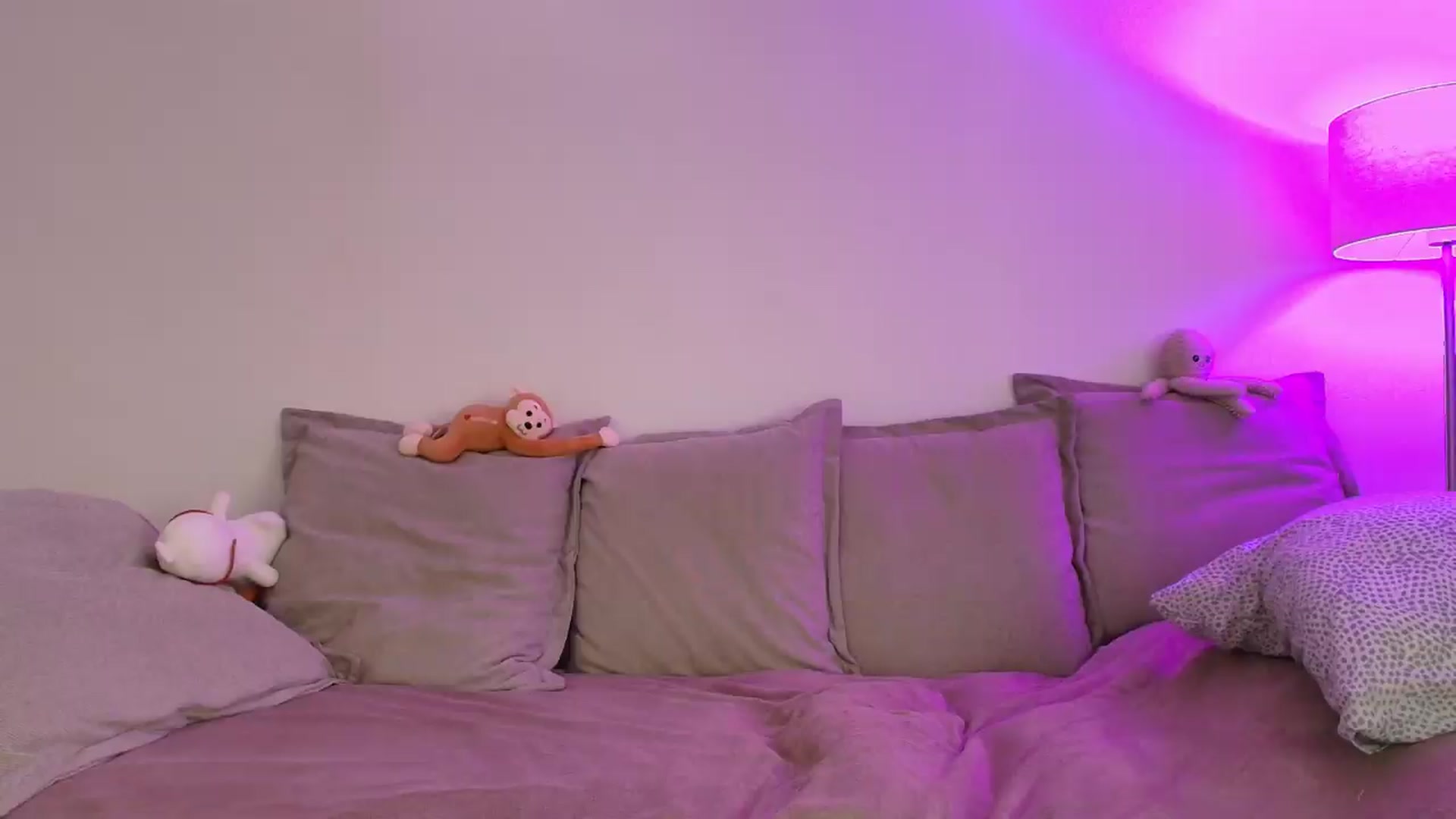 Gallery image thumbnail from Elenaxkiss's myfreecams stream on, 09/01/2026, 10:59 image 6 of 20