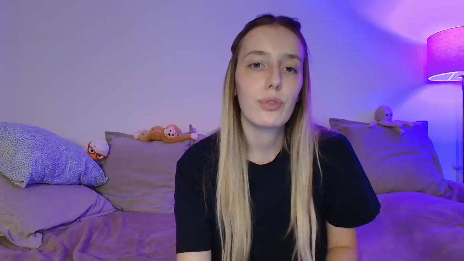 Gallery image thumbnail from Elenaxkiss's myfreecams stream on, 09/01/2026, 17:24 image 18 of 20