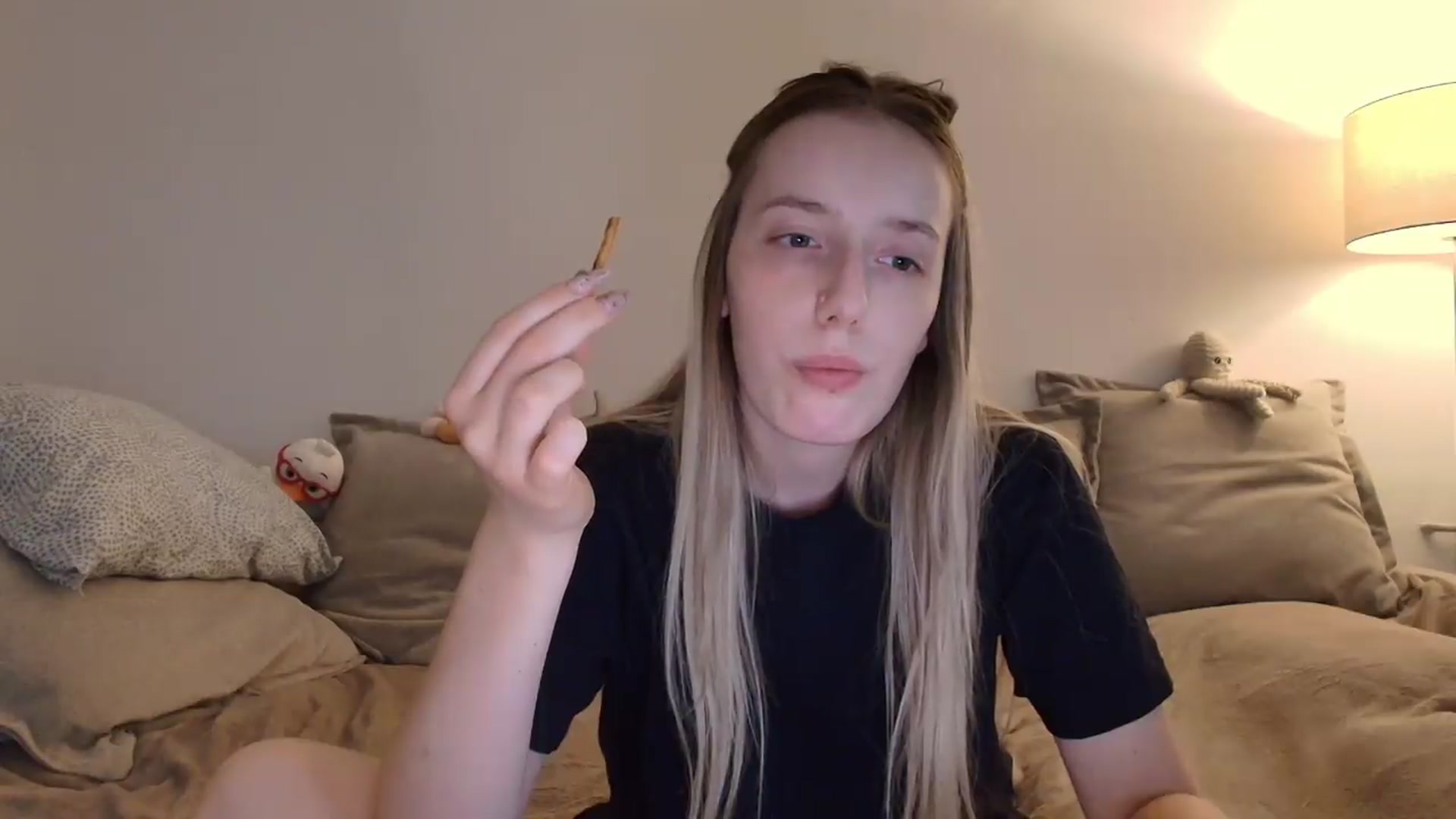 Gallery image thumbnail from Elenaxkiss's myfreecams stream on, 09/01/2026, 17:24 image 15 of 20
