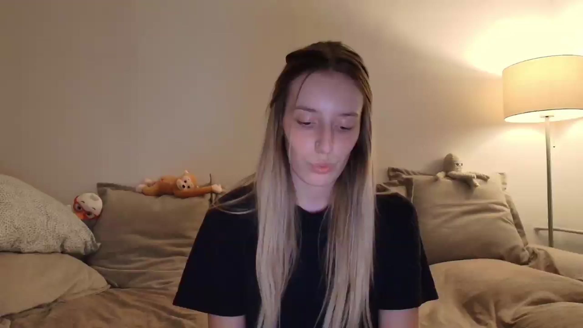 Gallery image thumbnail from Elenaxkiss's myfreecams stream on, 09/01/2026, 18:22 image 14 of 20