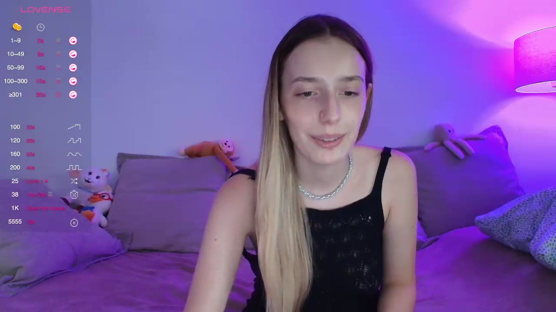 Gallery image thumbnail from Elenaxkiss's myfreecams stream on, 09/03/2026, 10:07 image 9 of 20
