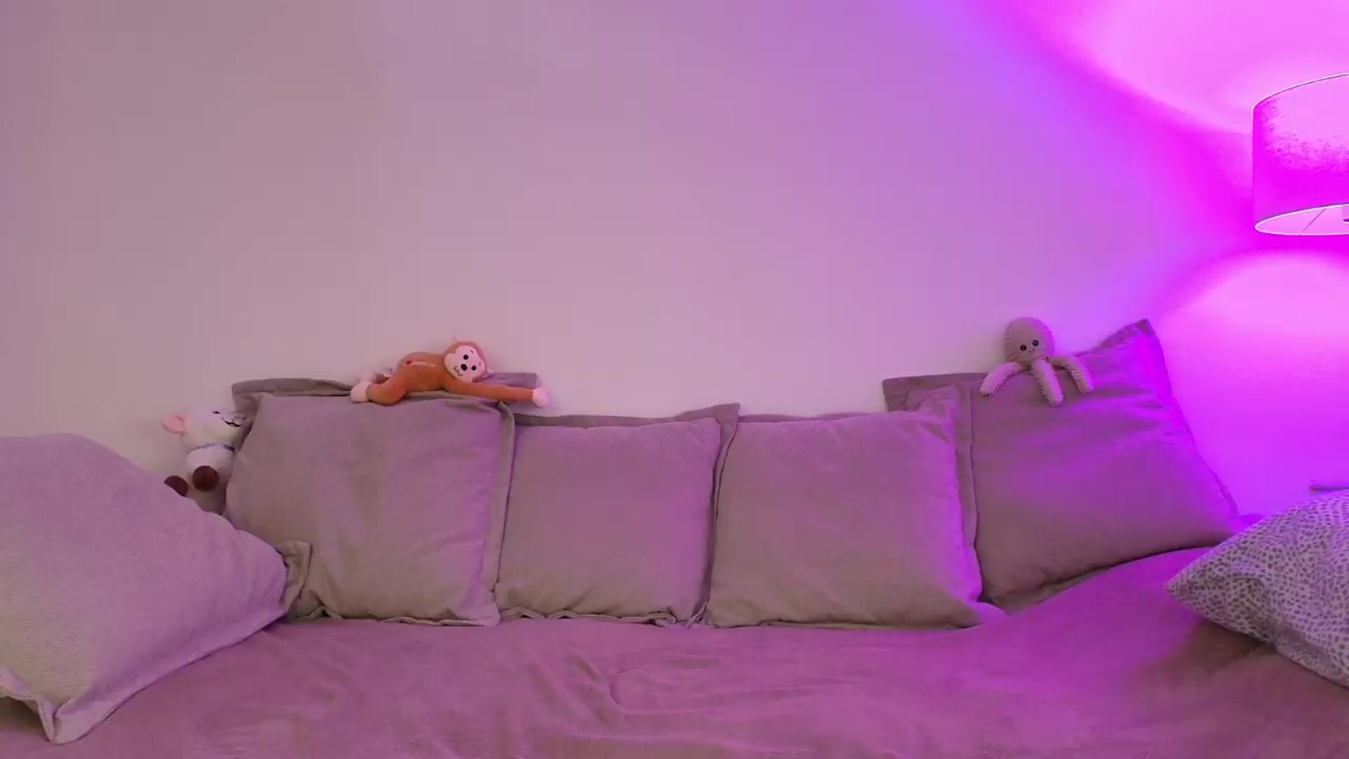 Gallery image thumbnail from Elenaxkiss's myfreecams stream on, 09/09/2026, 11:15 image 9 of 20
