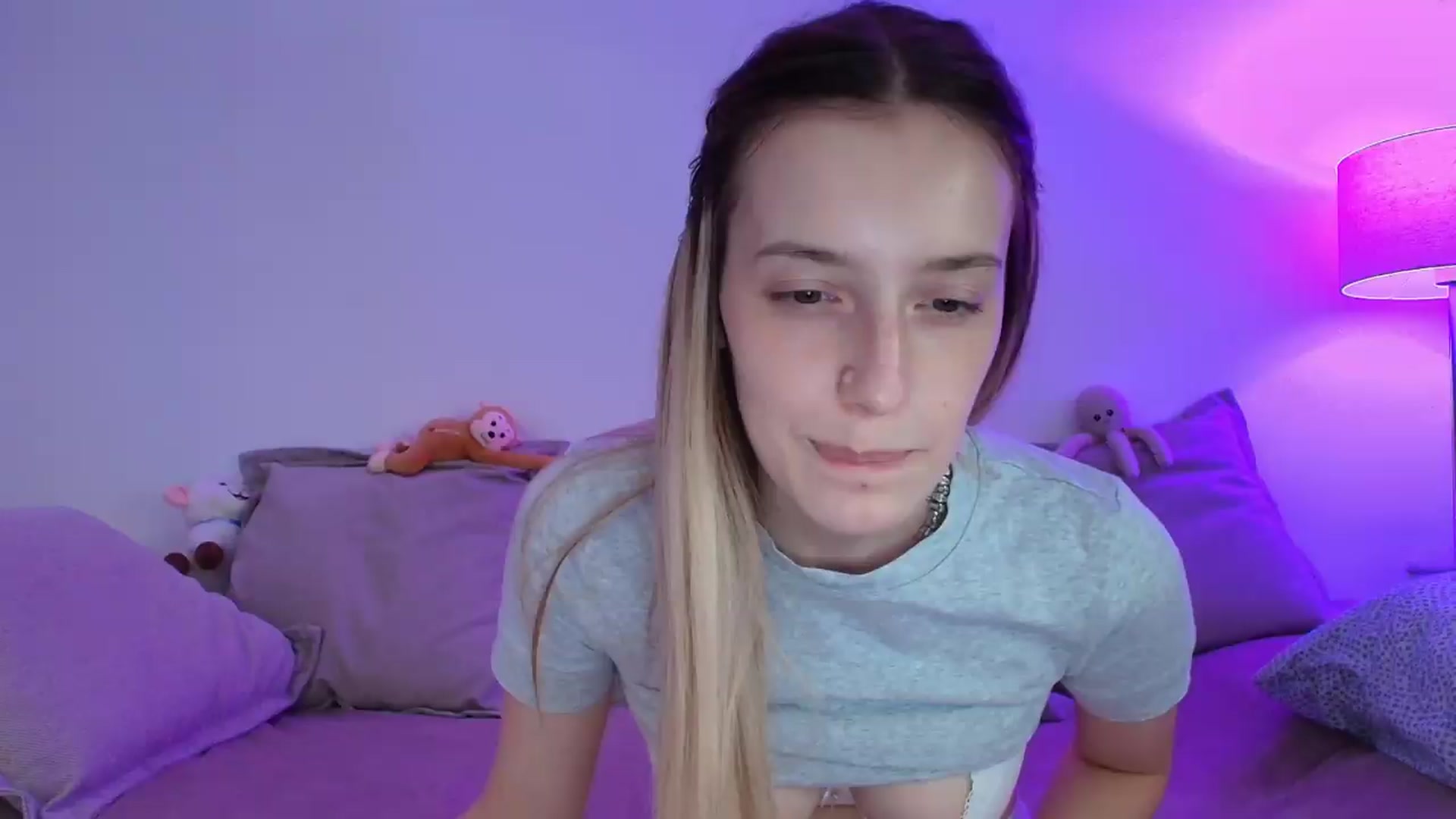 Gallery image thumbnail from Elenaxkiss's myfreecams stream on, 09/09/2026, 11:15 image 5 of 20