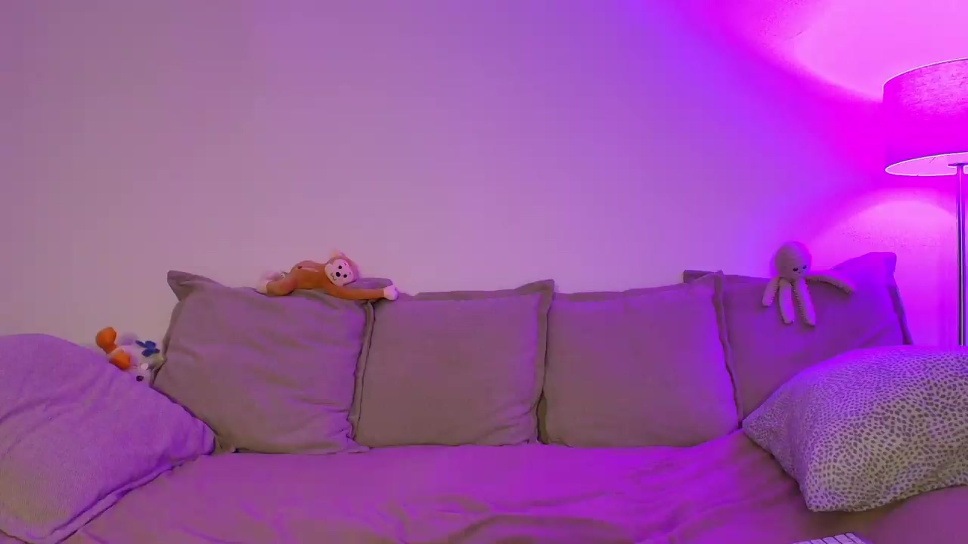 Gallery image thumbnail from Elenaxkiss's myfreecams stream on, 09/13/2026, 16:57 image 8 of 20