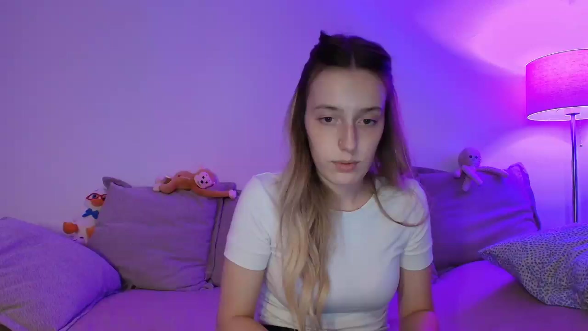 Gallery image thumbnail from Elenaxkiss's myfreecams stream on, 09/14/2026, 20:24 image 1 of 20