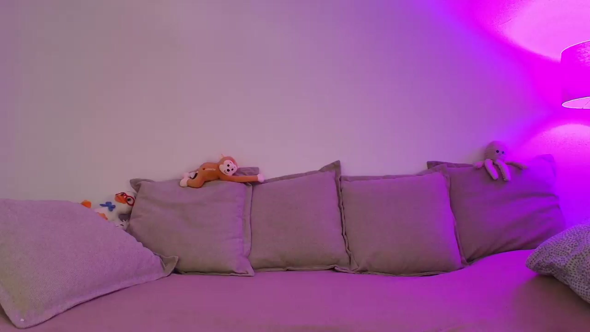 Gallery image thumbnail from Elenaxkiss's myfreecams stream on, 09/15/2026, 10:15 image 9 of 20