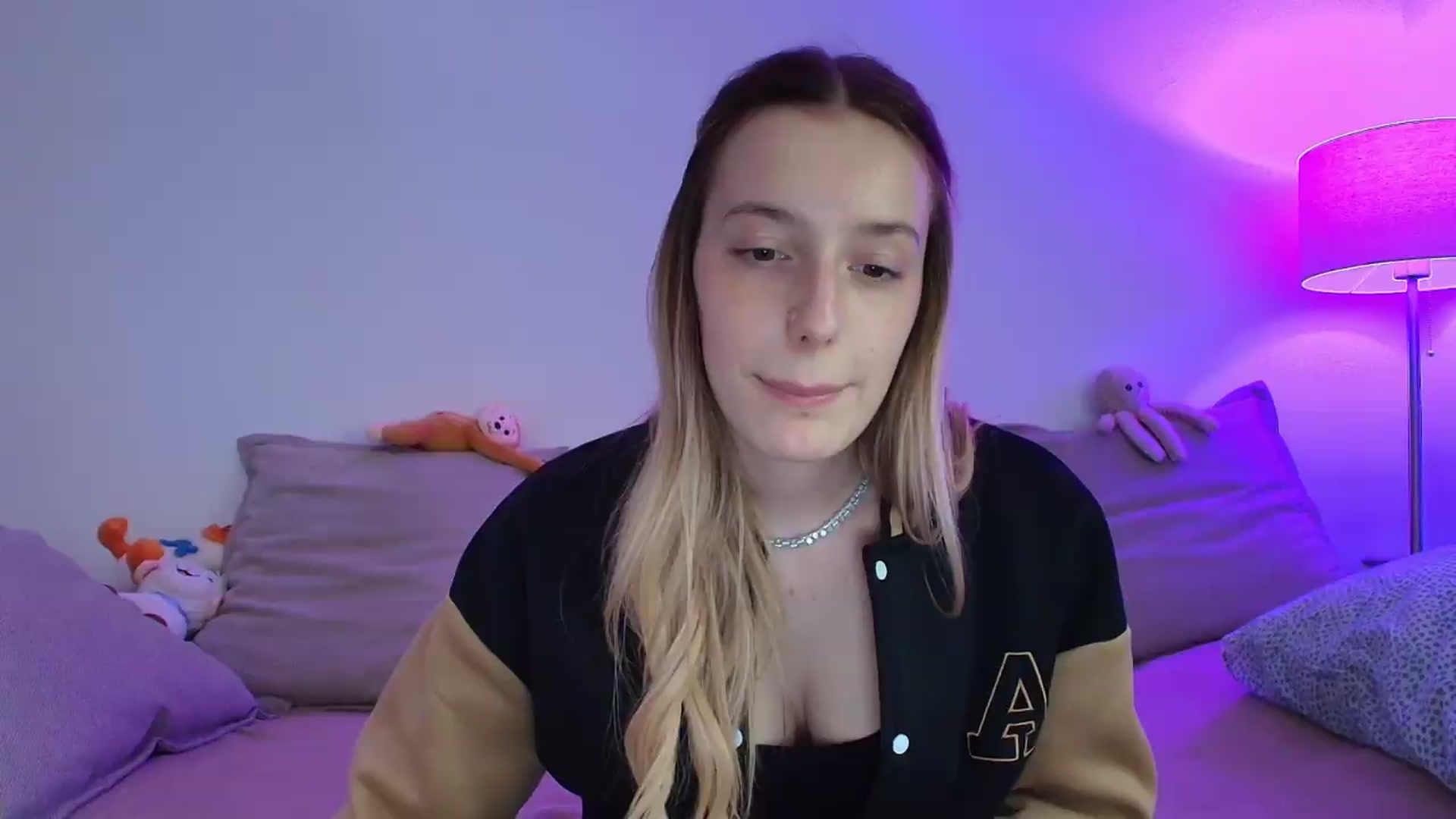 Gallery image thumbnail from Elenaxkiss's myfreecams stream on, 09/16/2026, 08:59 image 19 of 20
