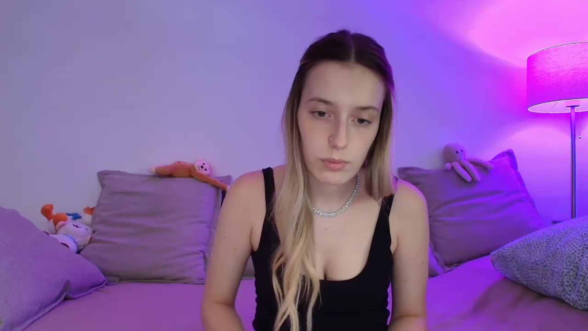 Gallery image thumbnail from Elenaxkiss's myfreecams stream on, 09/16/2026, 10:04 image 19 of 20