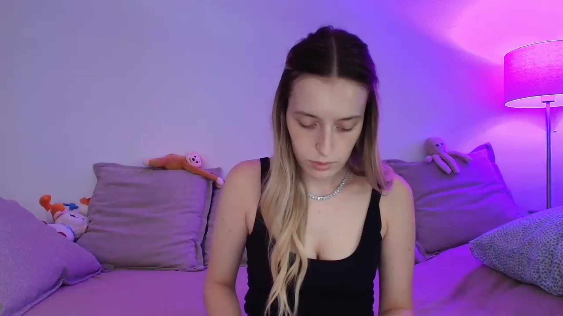 Gallery image thumbnail from Elenaxkiss's myfreecams stream on, 09/16/2026, 10:04 image 14 of 20