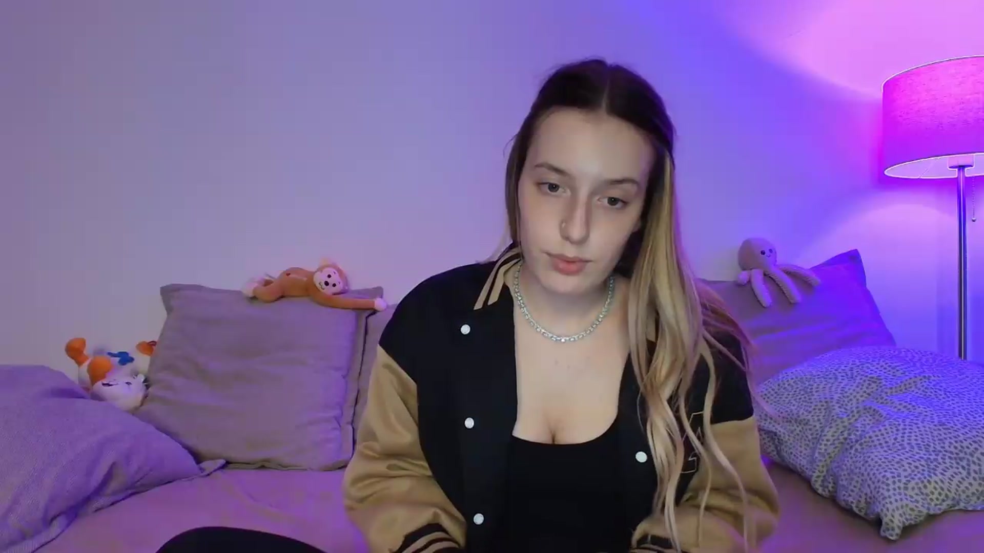 Gallery image thumbnail from Elenaxkiss's myfreecams stream on, 09/16/2026, 20:06 image 20 of 20