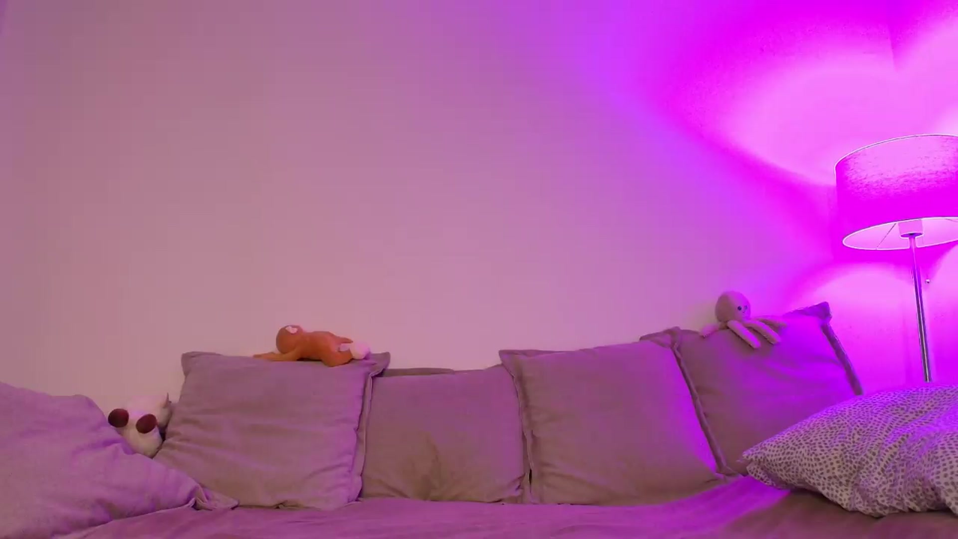Gallery image thumbnail from Elenaxkiss's myfreecams stream on, 09/17/2026, 20:44 image 7 of 20