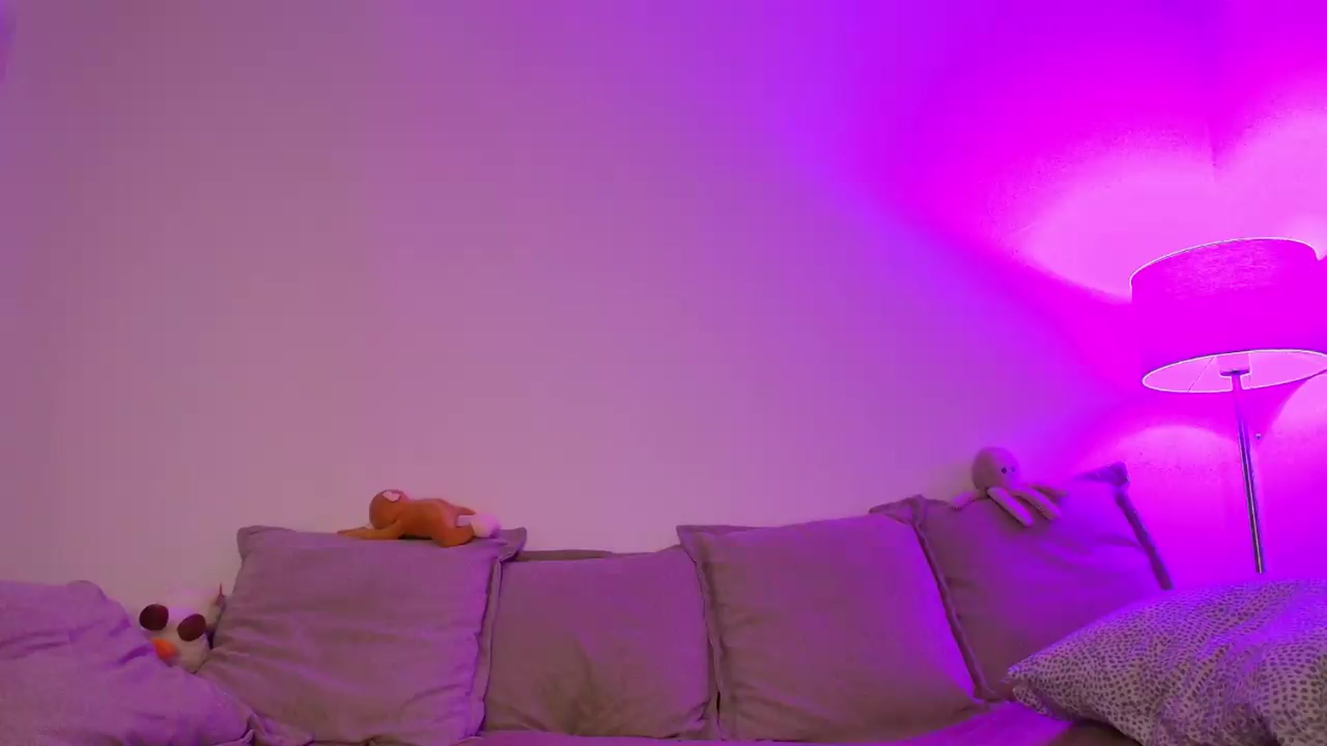 Gallery image thumbnail from Elenaxkiss's myfreecams stream on, 09/17/2026, 20:44 image 2 of 20