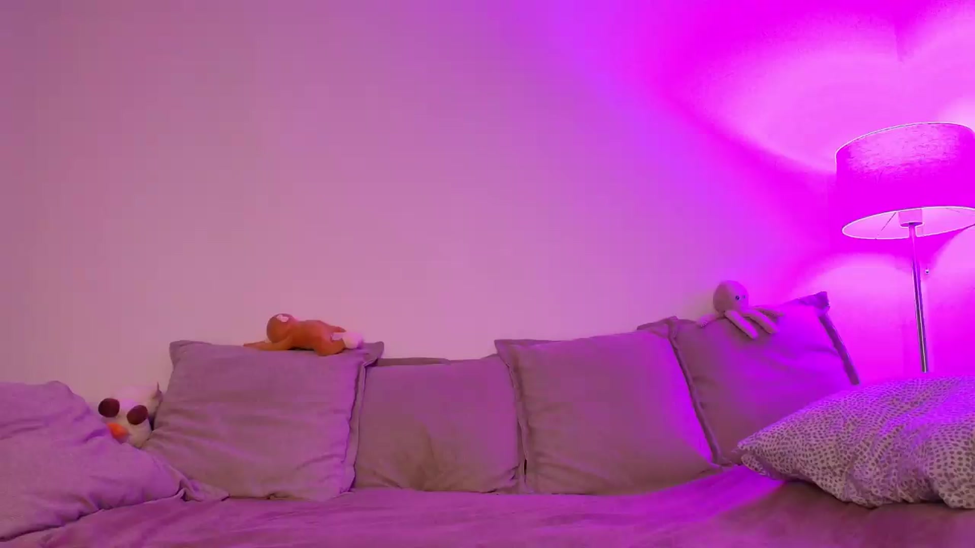 Gallery image thumbnail from Elenaxkiss's myfreecams stream on, 09/17/2026, 20:44 image 1 of 20