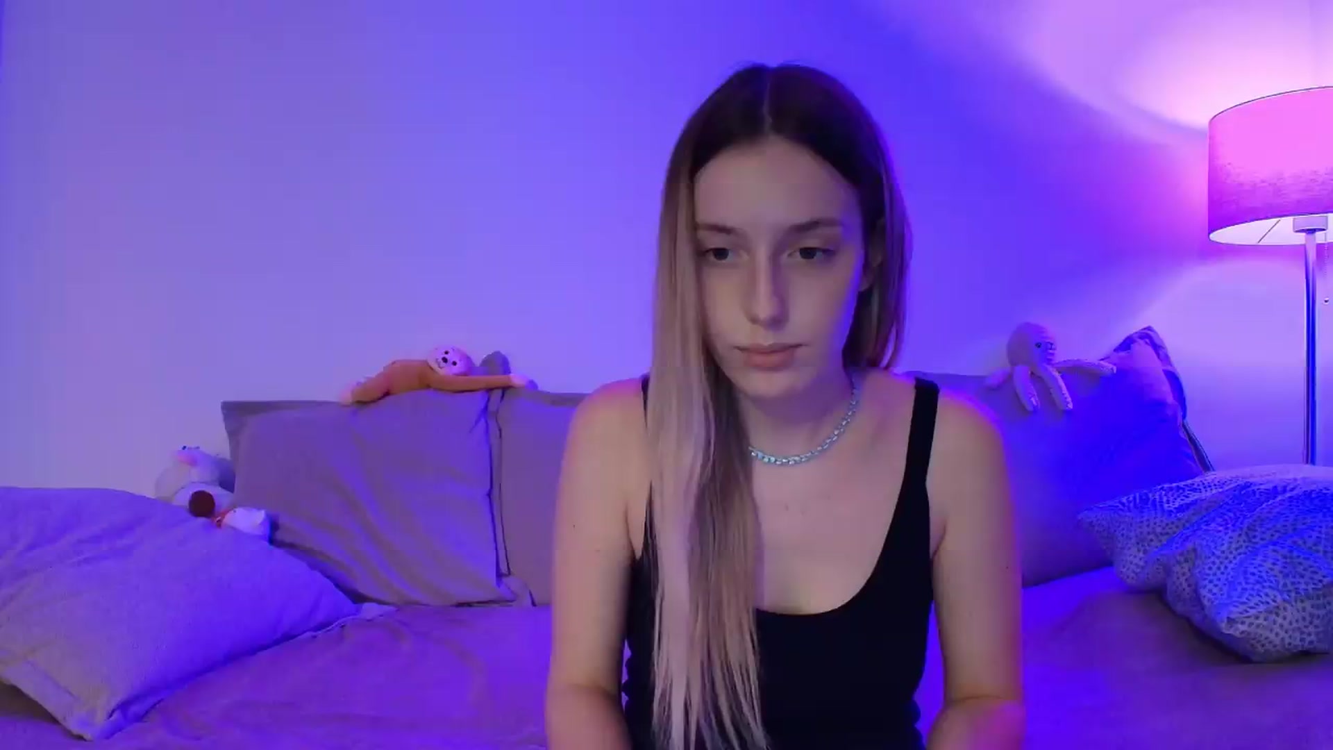 Gallery image thumbnail from Elenaxkiss's myfreecams stream on, 09/19/2026, 17:56 image 11 of 20