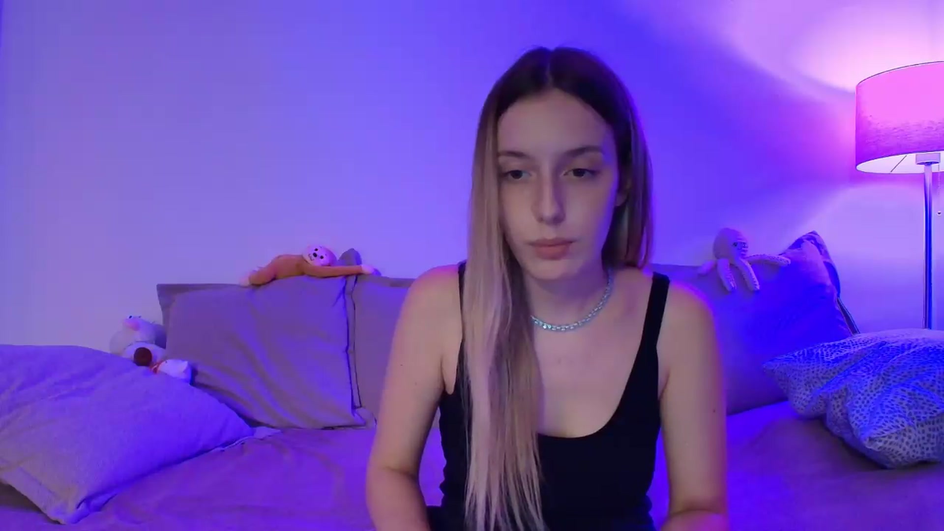 Gallery image thumbnail from Elenaxkiss's myfreecams stream on, 09/19/2026, 17:56 image 13 of 20