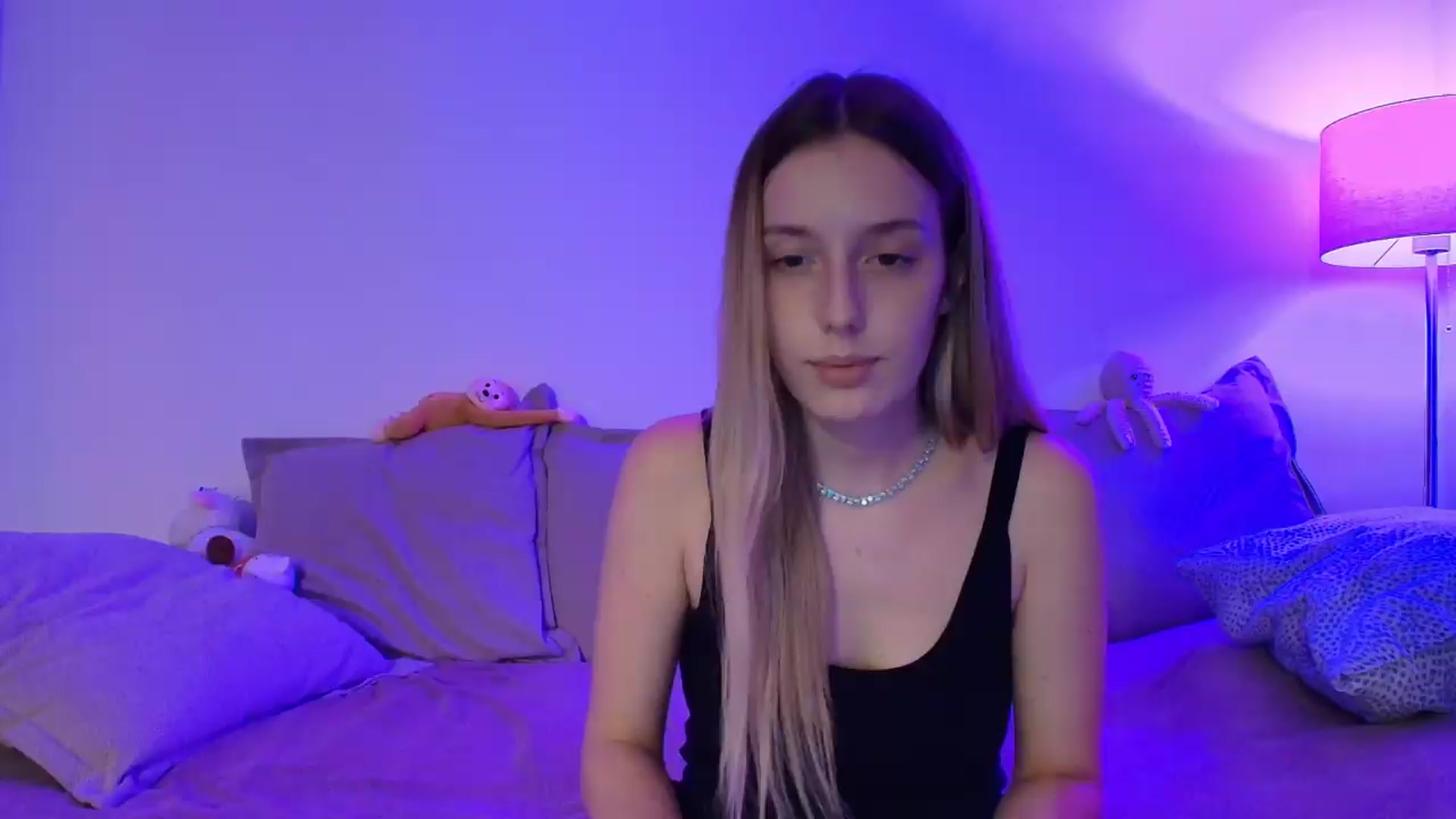 Gallery image thumbnail from Elenaxkiss's myfreecams stream on, 09/19/2026, 17:56 image 10 of 20