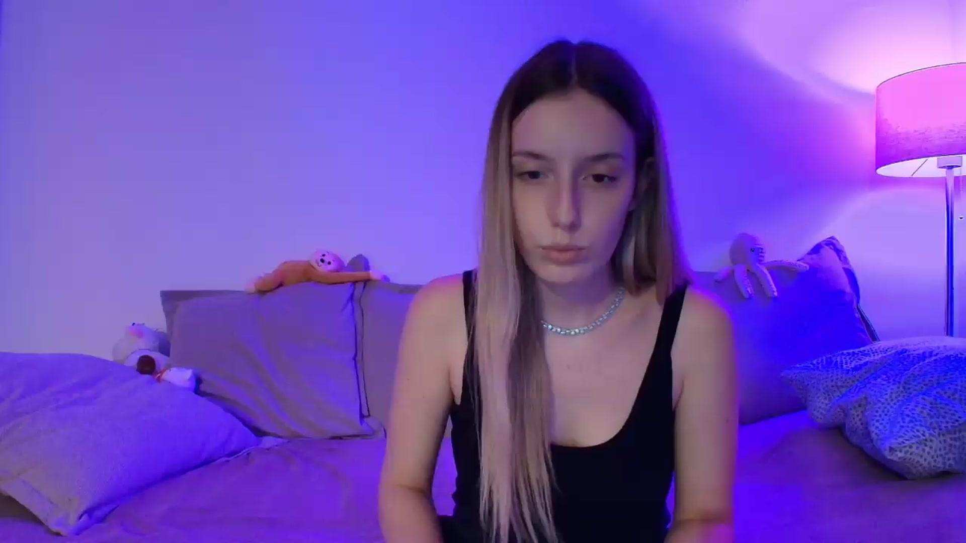 Gallery image thumbnail from Elenaxkiss's myfreecams stream on, 09/19/2026, 17:56 image 8 of 20
