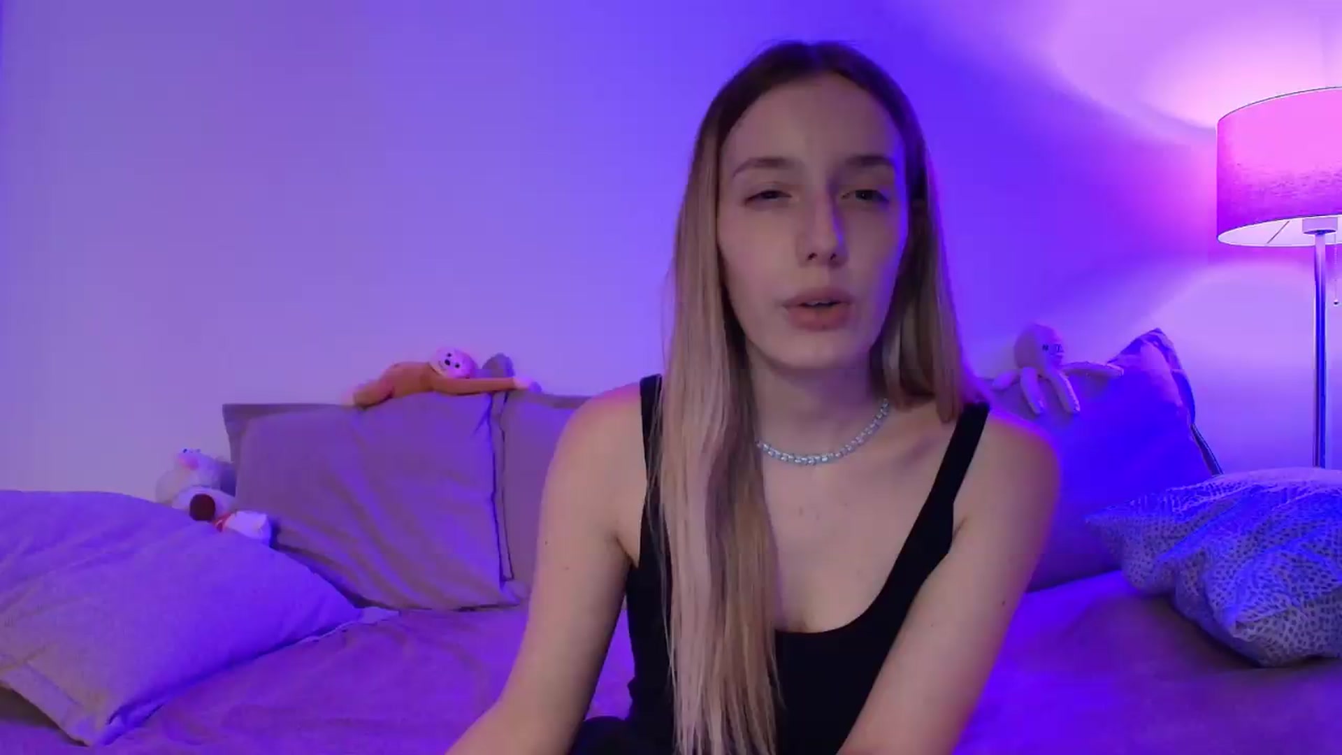 Gallery image thumbnail from Elenaxkiss's myfreecams stream on, 09/19/2026, 17:56 image 7 of 20