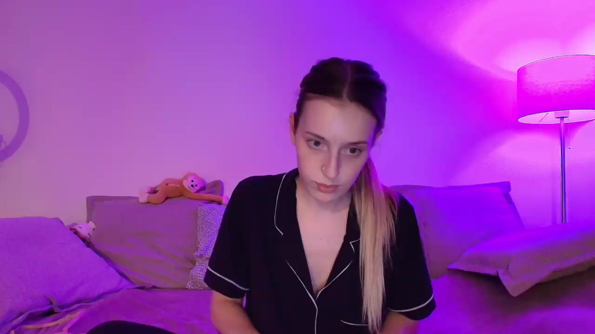 Gallery image thumbnail from Elenaxkiss's myfreecams stream on, 09/20/2026, 20:31 image 12 of 20
