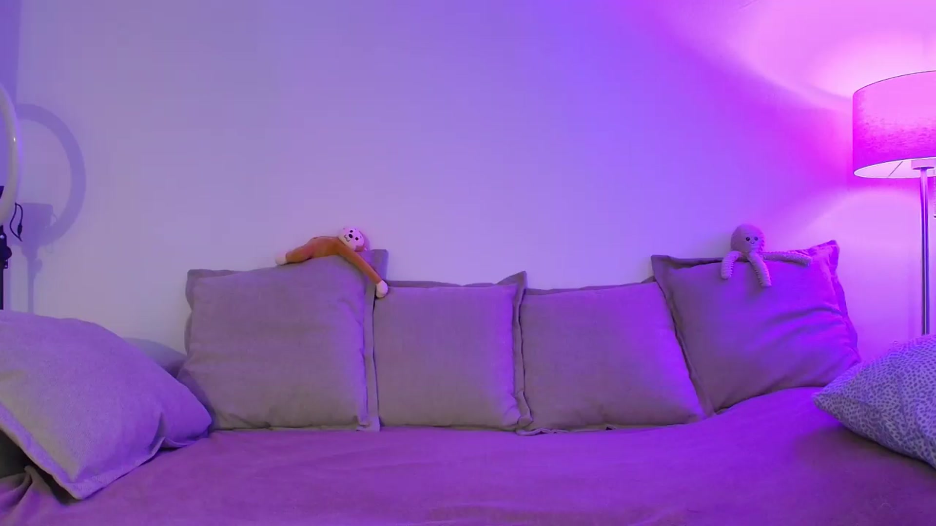 Gallery image thumbnail from Elenaxkiss's myfreecams stream on, 09/21/2026, 10:23 image 5 of 20