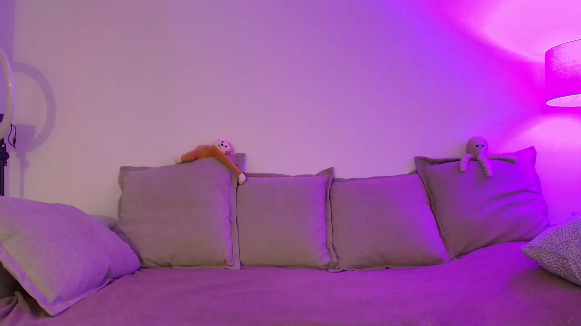 Gallery image thumbnail from Elenaxkiss's myfreecams stream on, 09/21/2026, 10:23 image 7 of 20