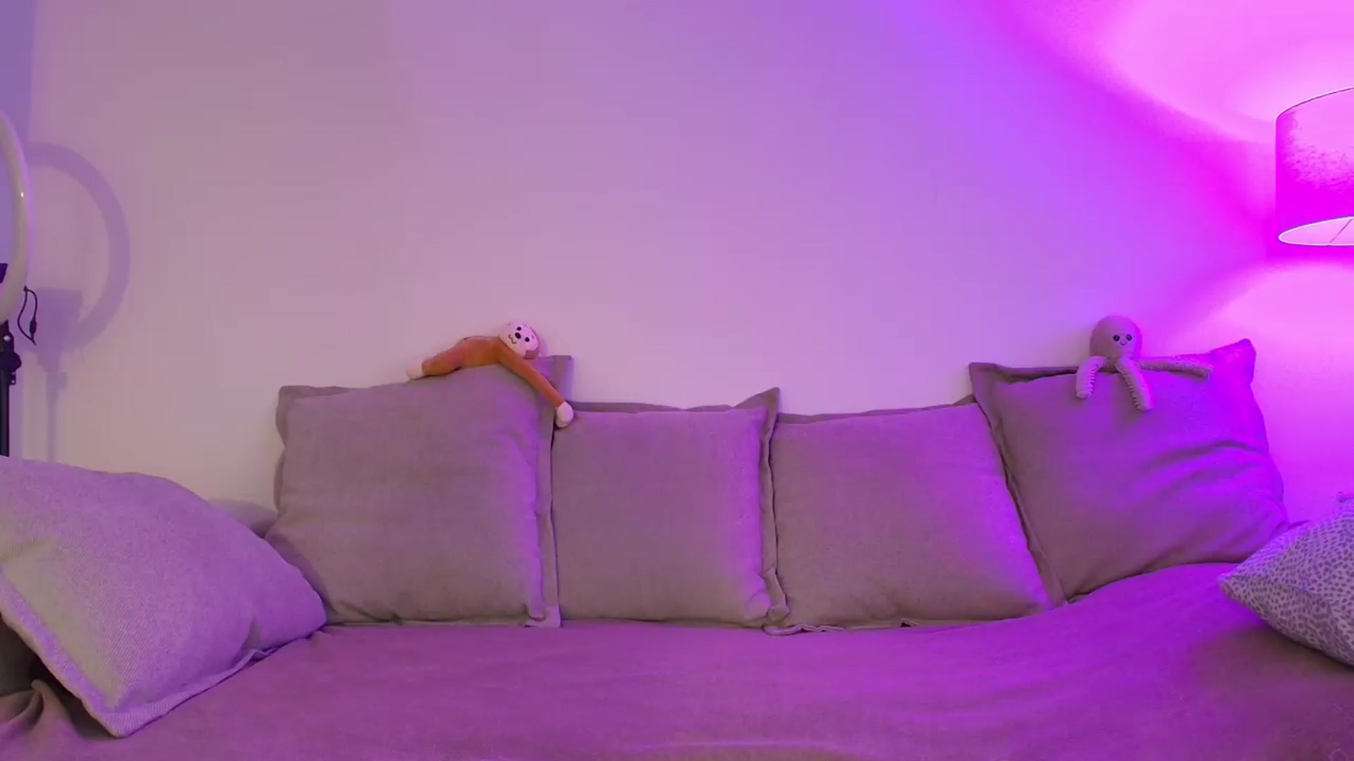Gallery image thumbnail from Elenaxkiss's myfreecams stream on, 09/21/2026, 10:23 image 17 of 20
