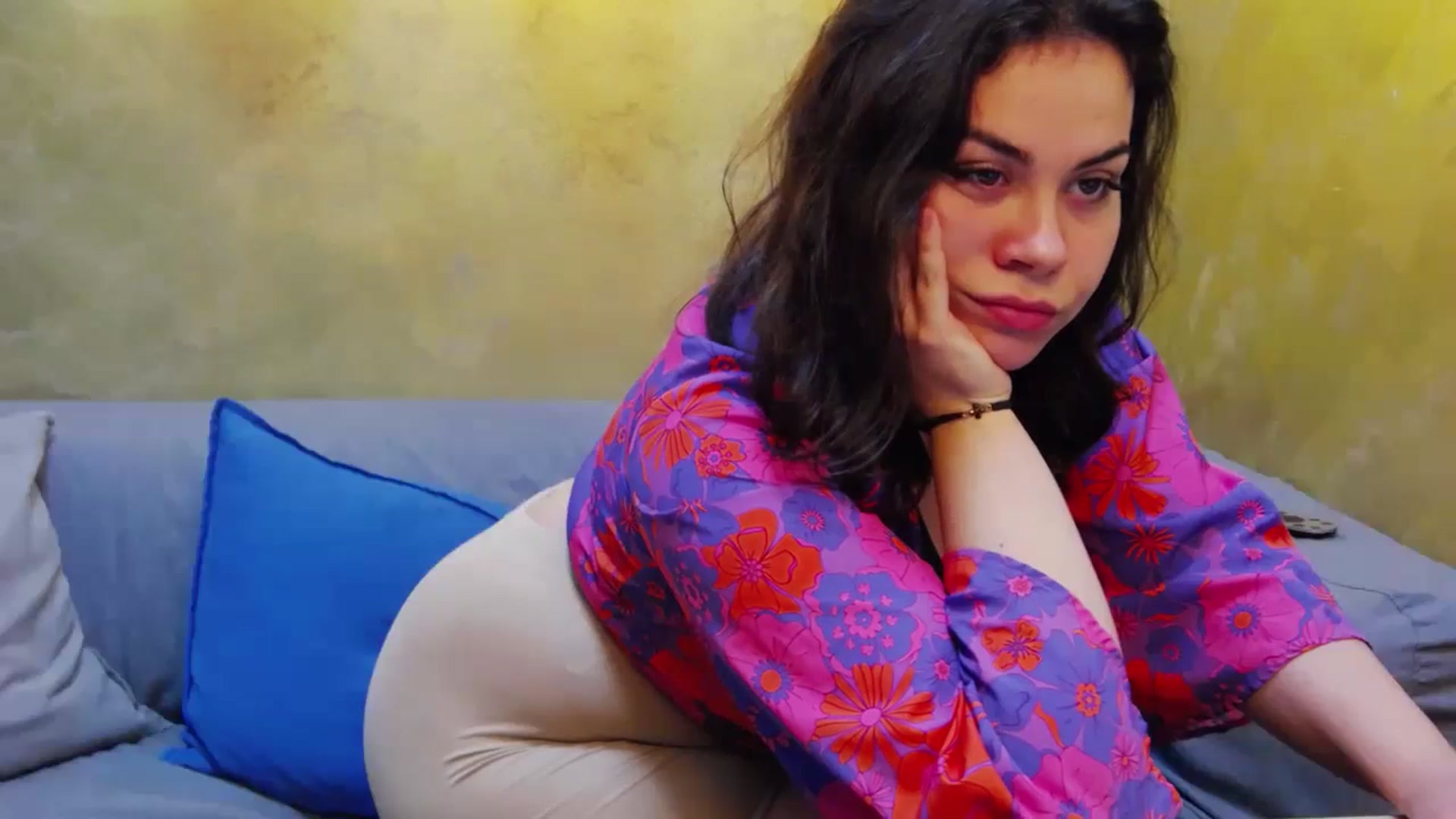 Gallery image thumbnail from Elenor_'s myfreecams stream on, 12/12/2023, 14:32 image 11 of 20