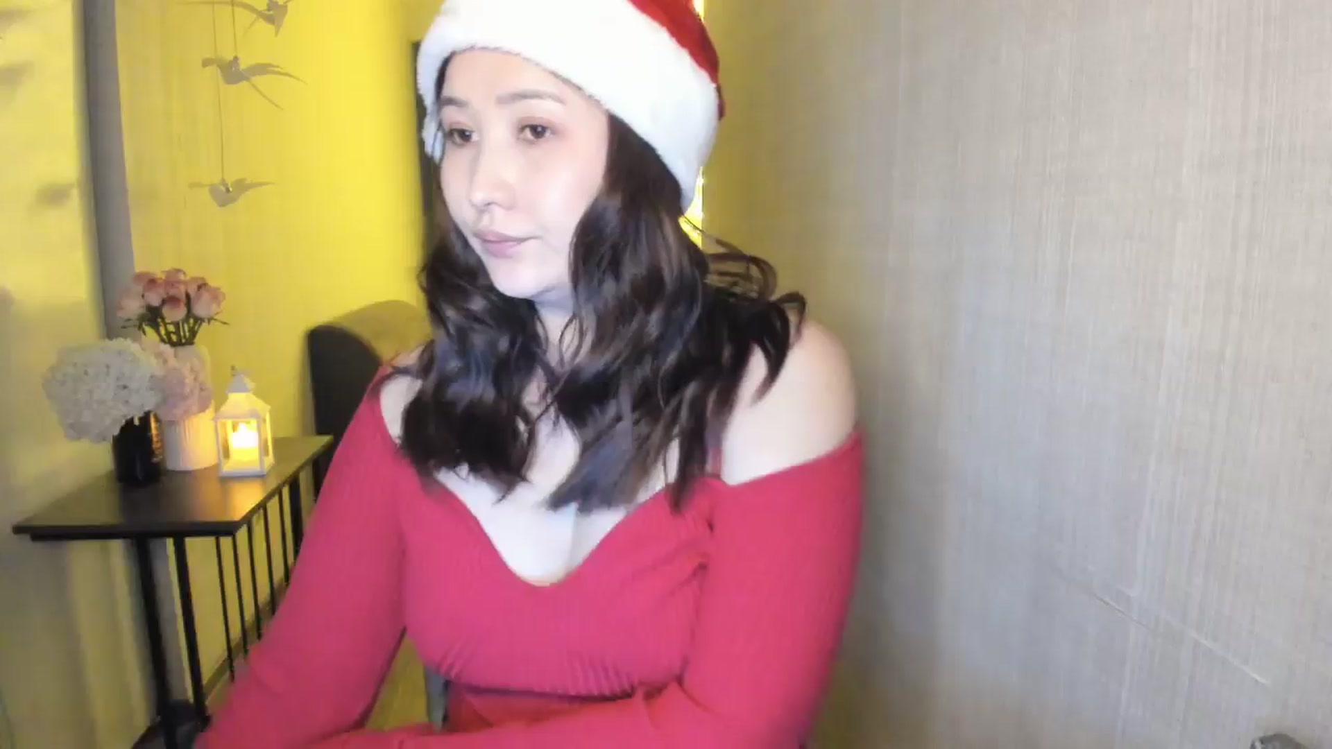 Gallery image thumbnail from Elfleur's myfreecams stream on, 12/23/2024, 18:21 image 7 of 20