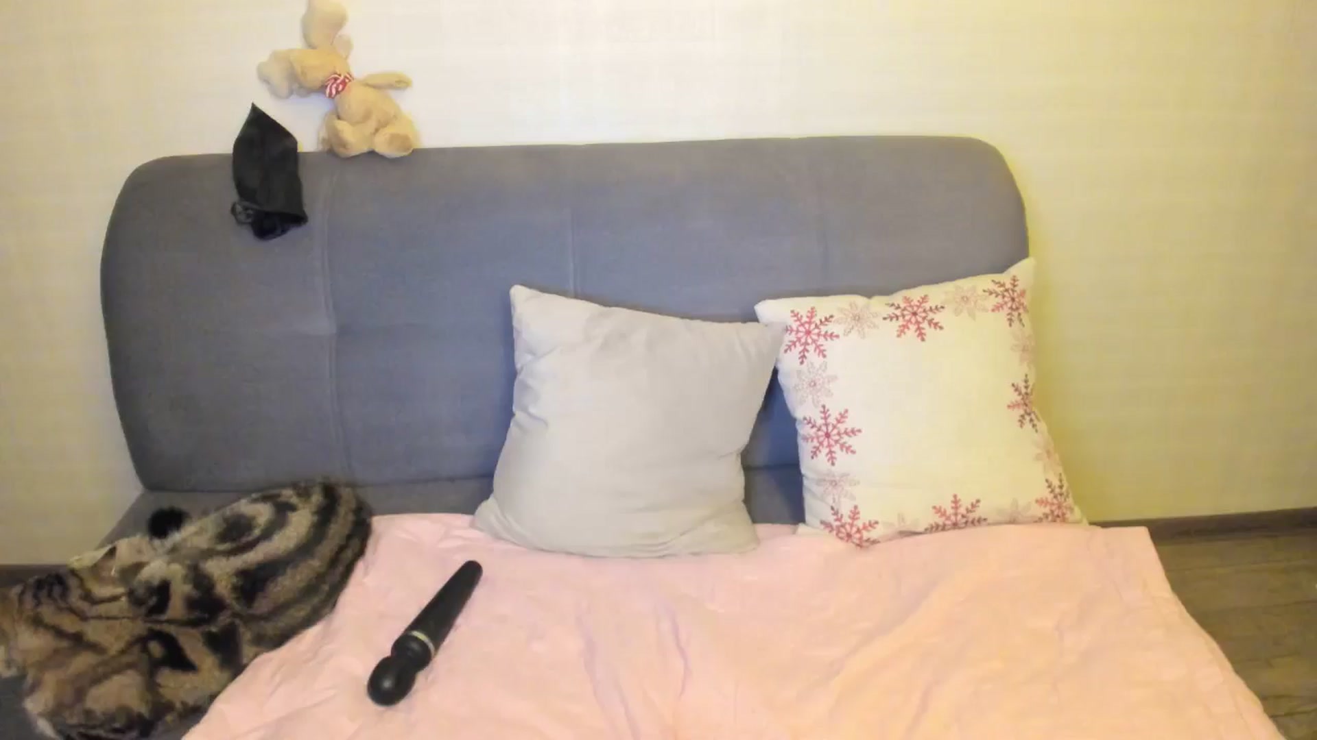 Gallery image thumbnail from Elfleur's myfreecams stream on, 01/03/2025, 24:01 image 4 of 20