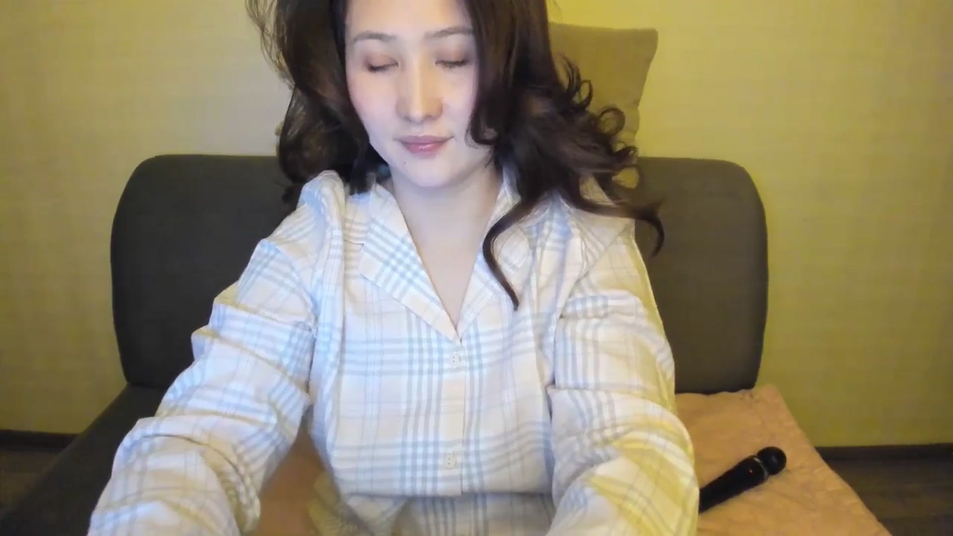 Gallery image thumbnail from Elfleur's myfreecams stream on, 01/04/2025, 20:31 image 7 of 20