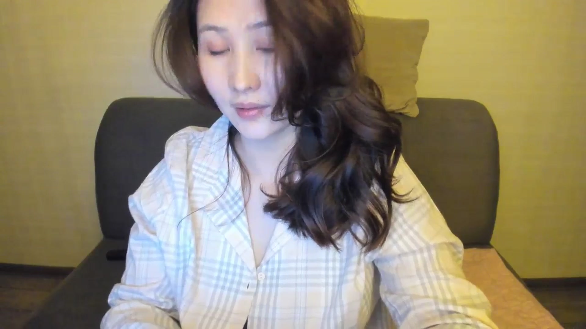 Gallery image thumbnail from Elfleur's myfreecams stream on, 01/04/2025, 22:32 image 7 of 20