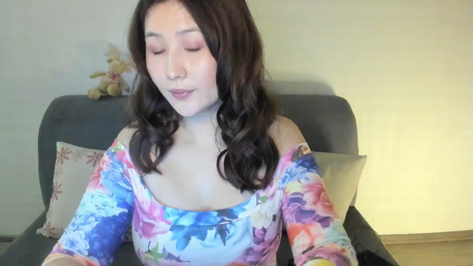 Gallery image thumbnail from Elfleur's myfreecams stream on, 01/06/2025, 22:34 image 9 of 20