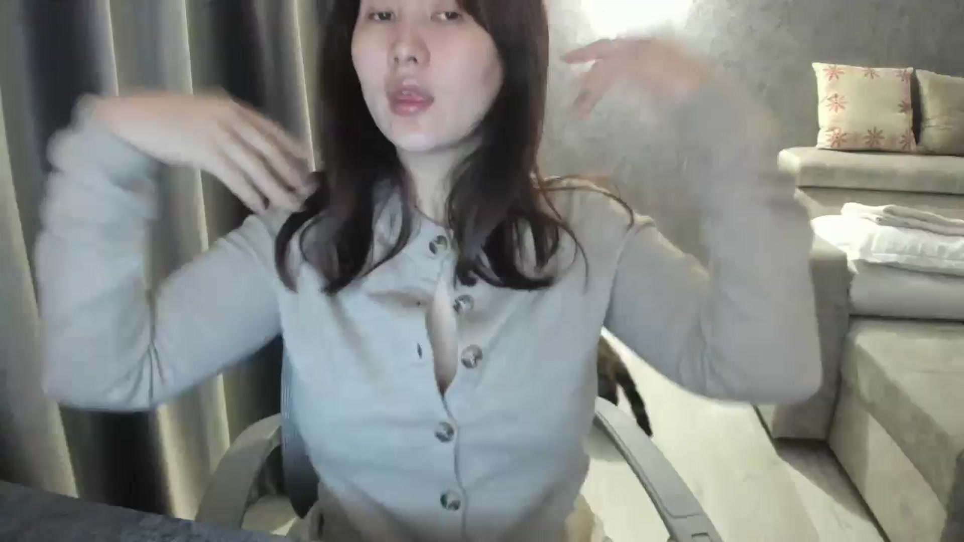 Gallery image thumbnail from Elfleur's myfreecams stream on, 01/25/2025, 22:56 image 4 of 20