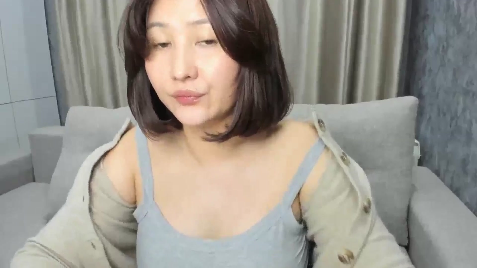 Gallery image thumbnail from Elfleur's myfreecams stream on, 03/27/2025, 01:04 image 4 of 20