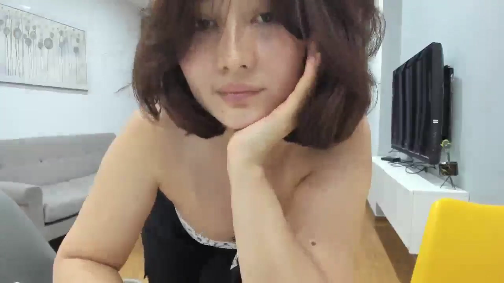Gallery image thumbnail from Elfleur's myfreecams stream on, 04/10/2025, 13:44 image 16 of 20