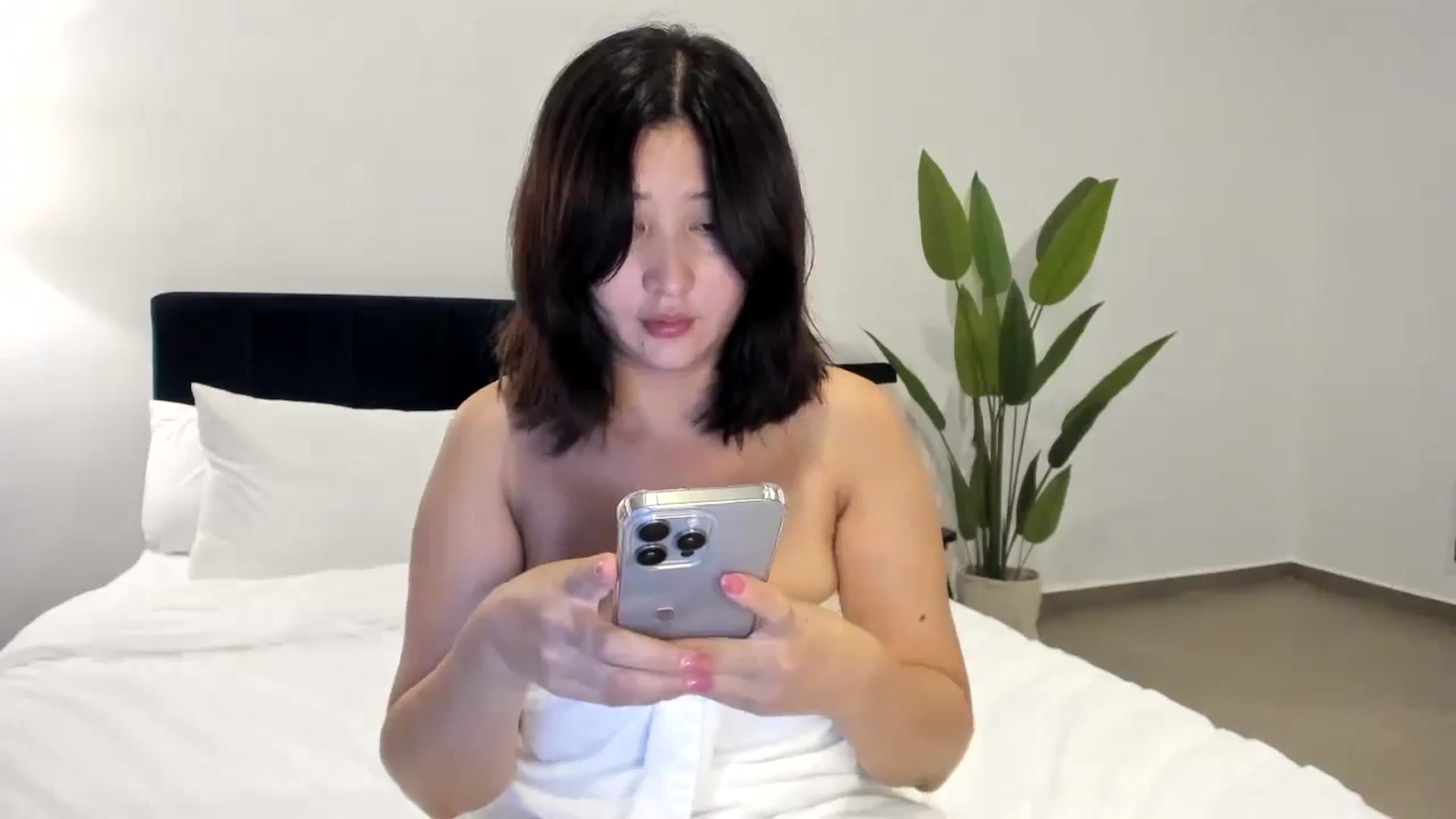 Gallery image thumbnail from Elfleur's myfreecams stream on, 05/14/2025, 18:44 image 9 of 20
