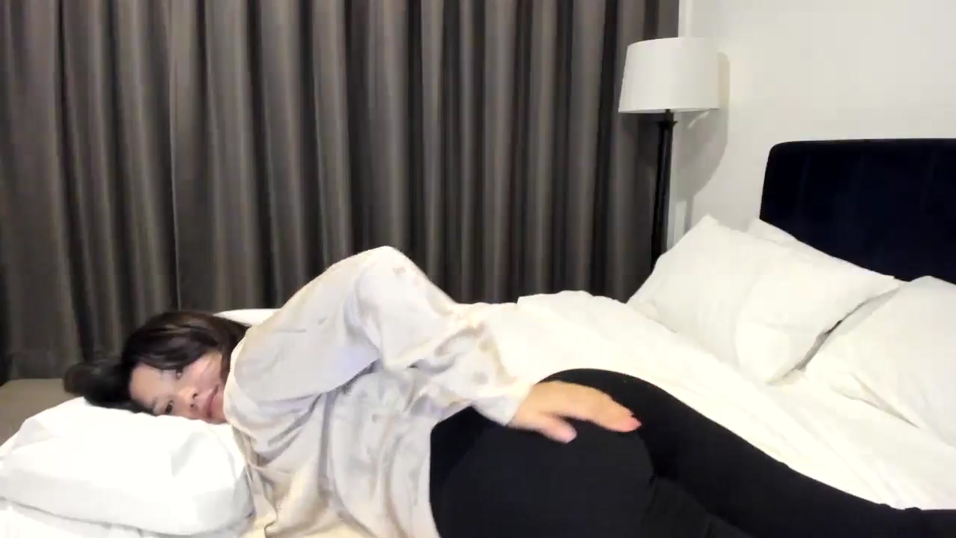 Gallery image thumbnail from Elfleur's myfreecams stream on, 05/15/2025, 19:02 image 8 of 20