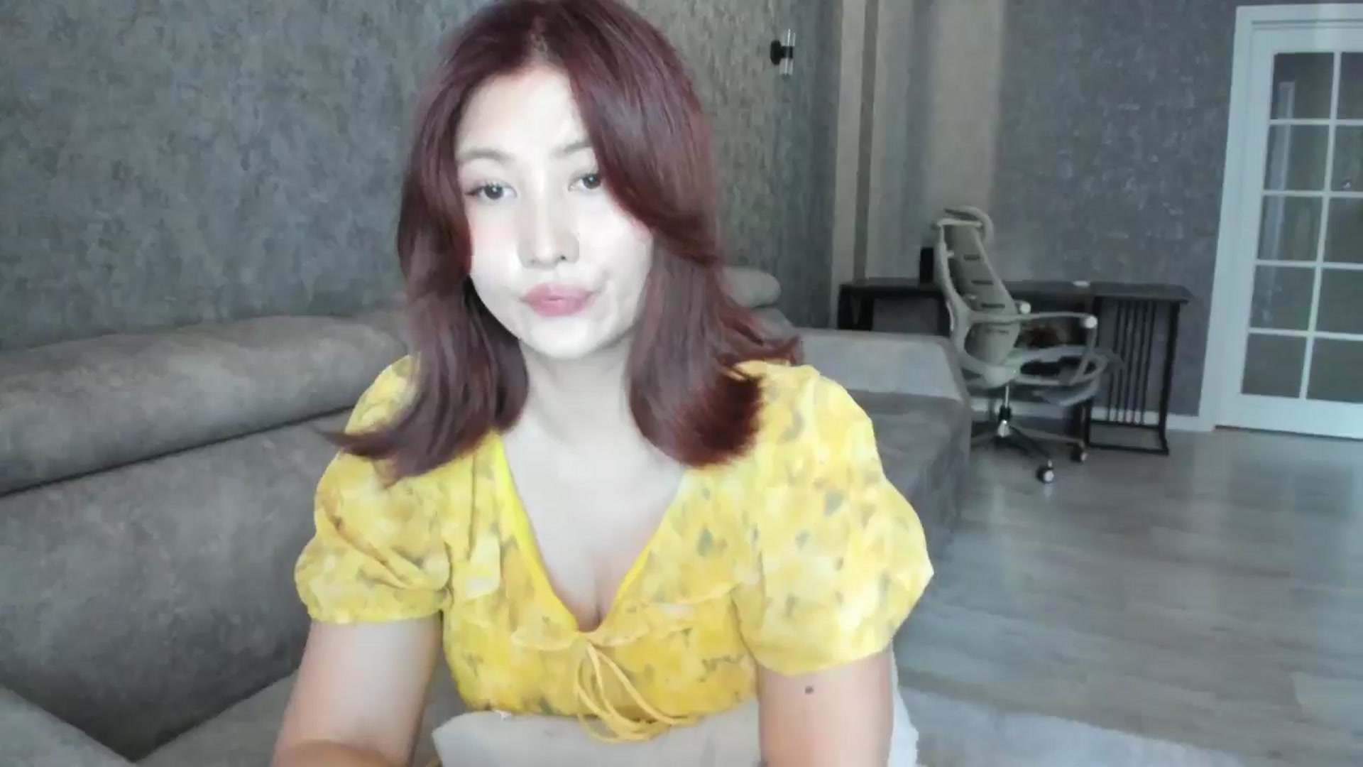Gallery image thumbnail from Elfleur's myfreecams stream on, 08/07/2025, 05:00 image 16 of 20
