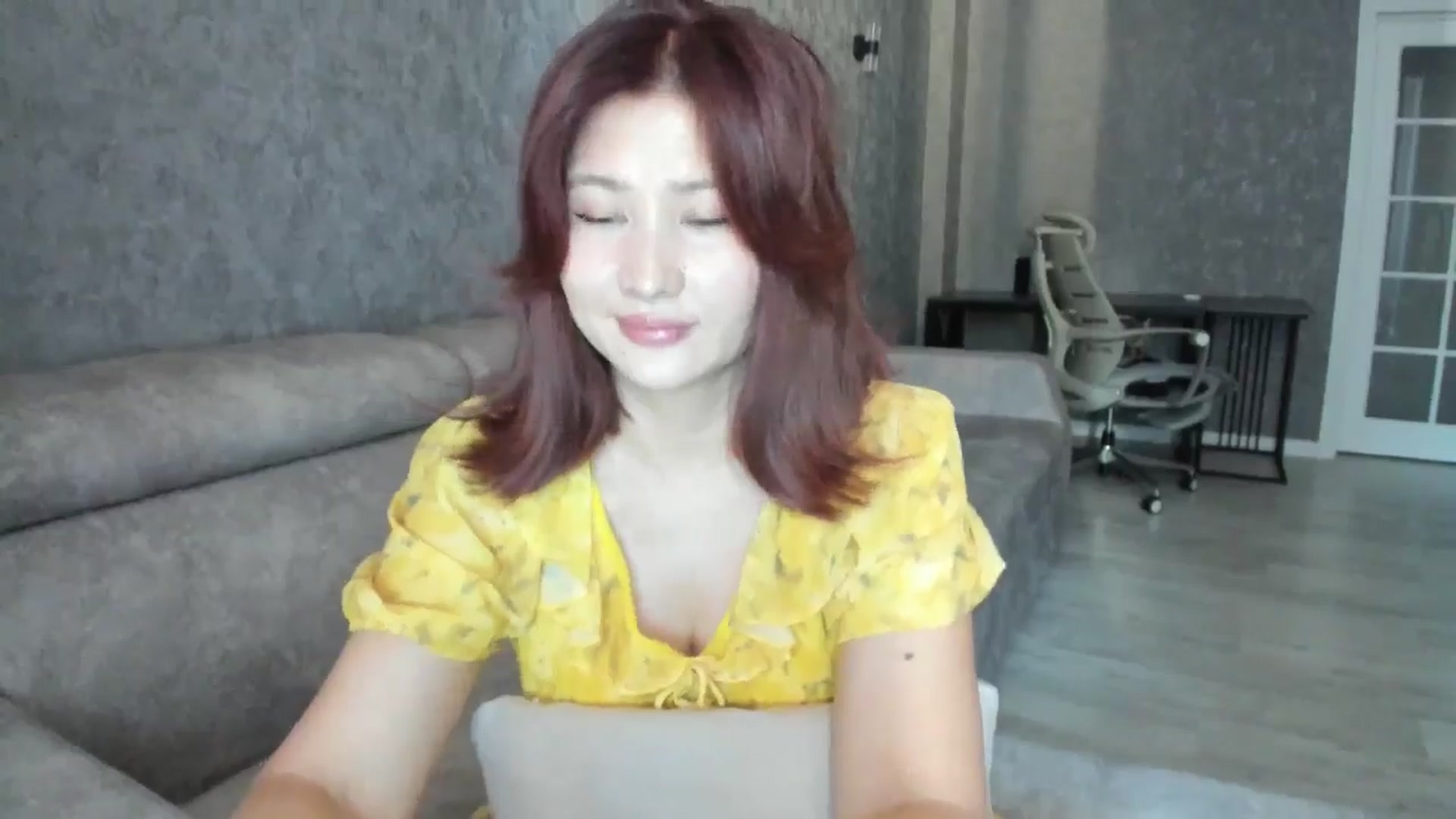 Gallery image thumbnail from Elfleur's myfreecams stream on, 08/07/2025, 05:21 image 12 of 20