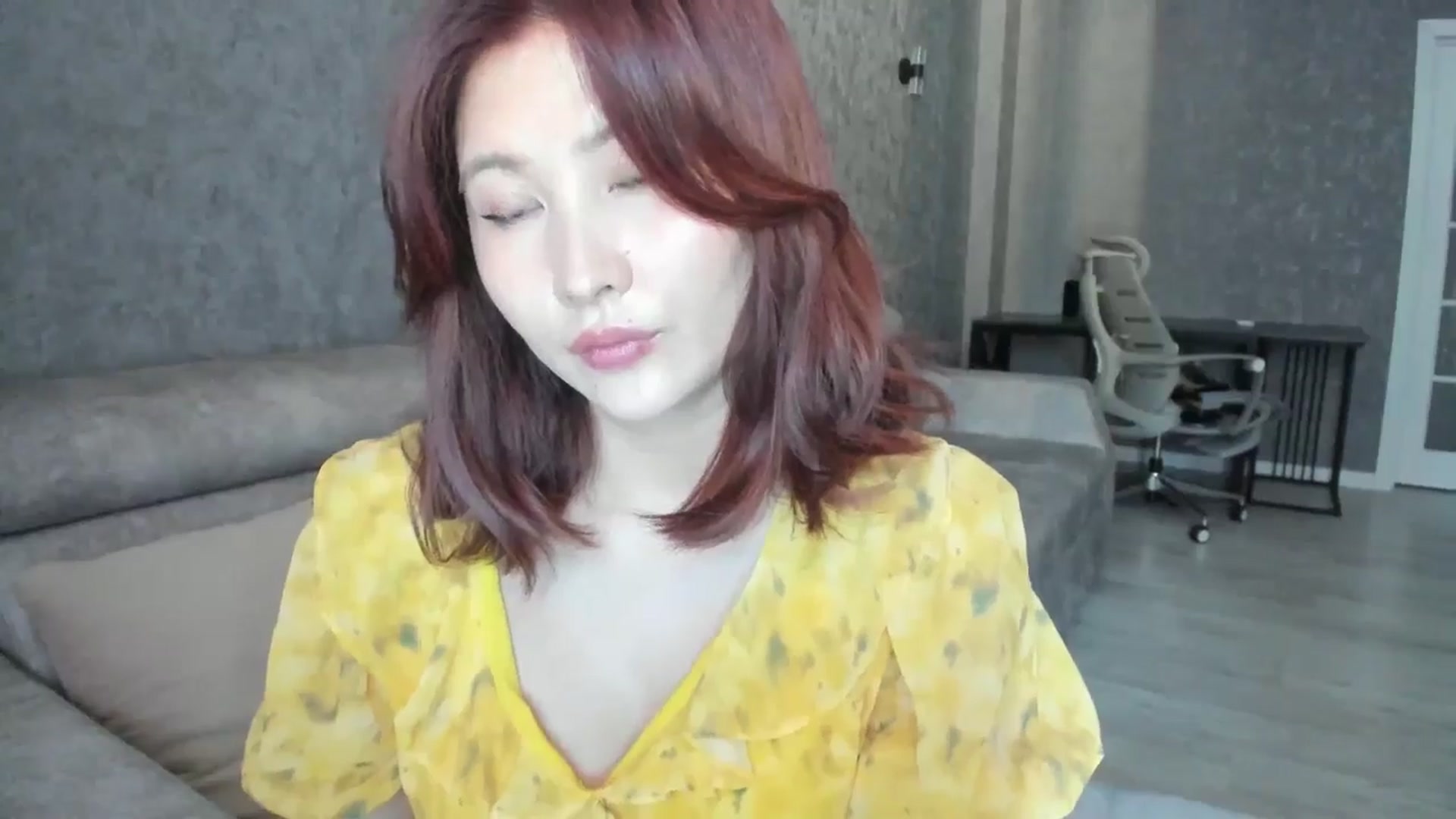 Gallery image thumbnail from Elfleur's myfreecams stream on, 08/07/2025, 07:42 image 10 of 20