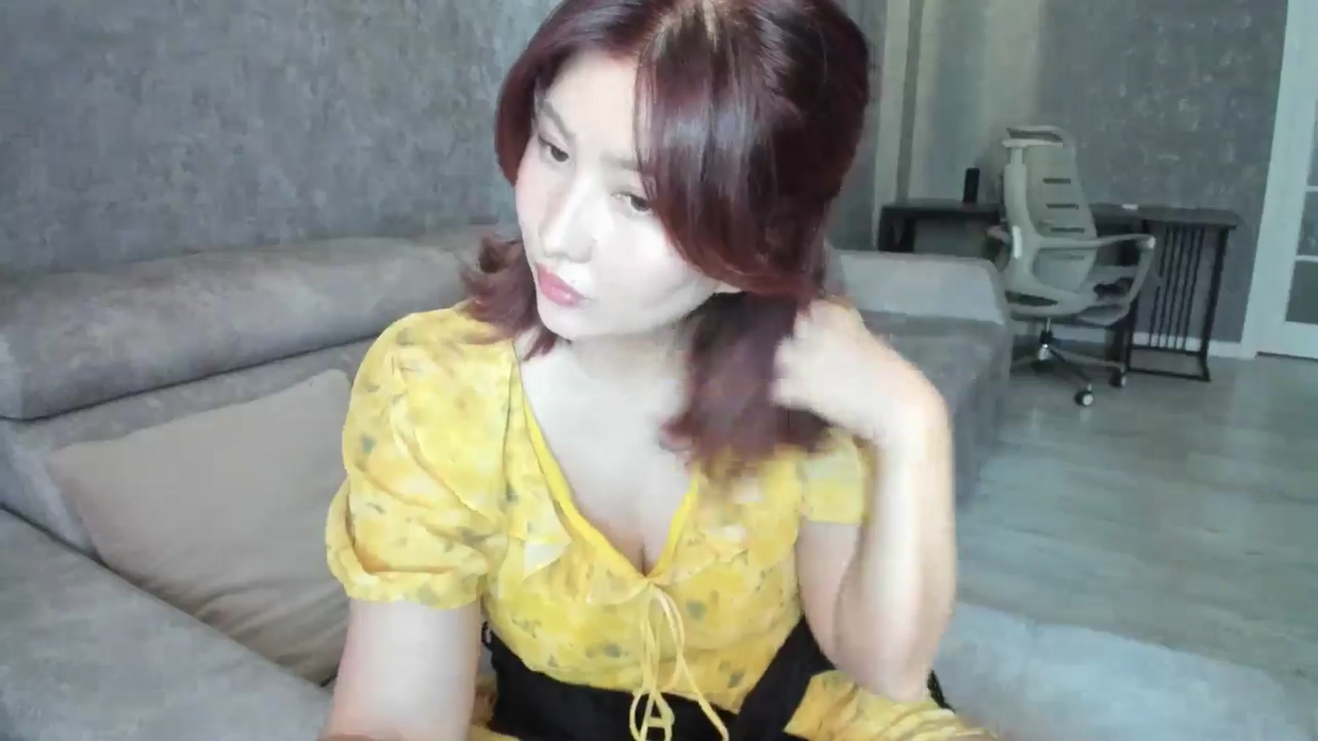 Gallery image thumbnail from Elfleur's myfreecams stream on, 08/07/2025, 10:04 image 9 of 20