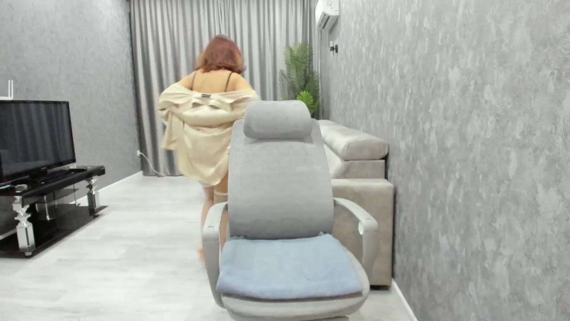 Gallery image thumbnail from Elfleur's myfreecams stream on, 08/13/2025, 17:52 image 4 of 20