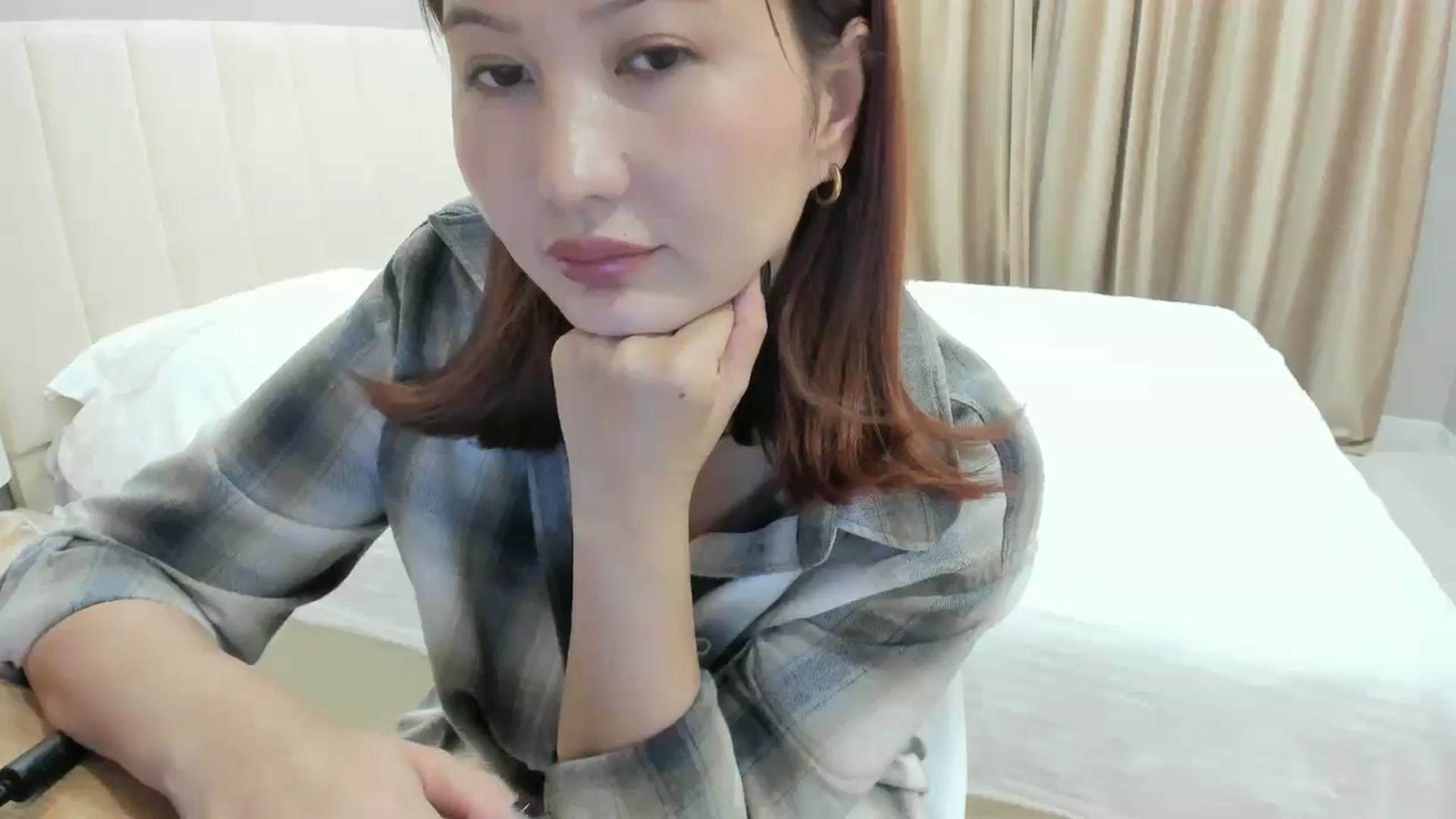 Gallery image thumbnail from Elfleur's myfreecams stream on, 09/14/2025, 19:53 image 8 of 20