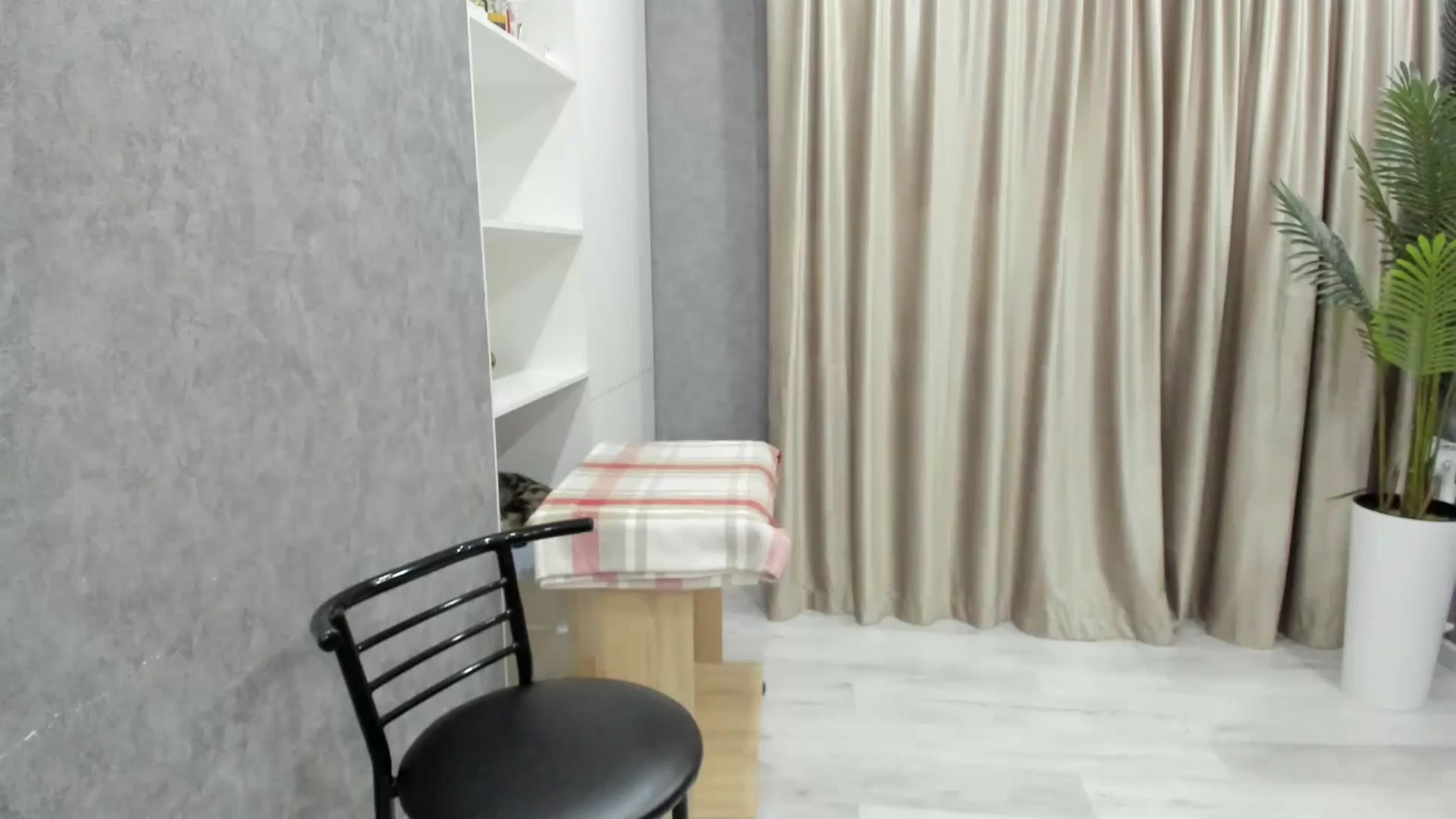 Gallery image thumbnail from Elfleur's myfreecams stream on, 10/01/2025, 21:57 image 10 of 20