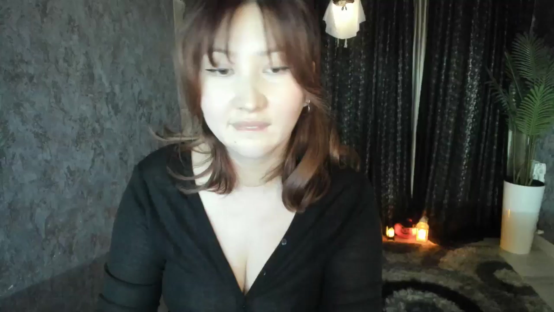Gallery image thumbnail from Elfleur's myfreecams stream on, 10/16/2025, 17:27 image 1 of 20