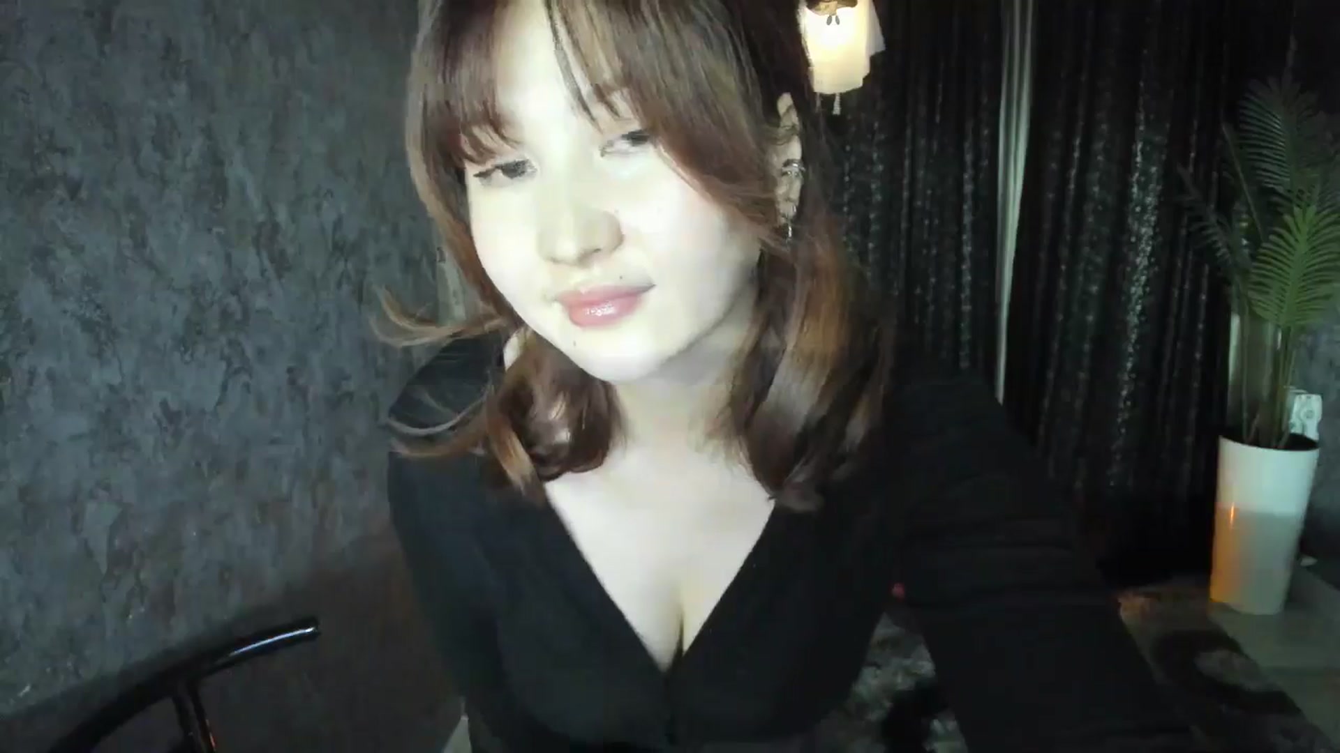 Gallery image thumbnail from Elfleur's myfreecams stream on, 10/16/2025, 17:27 image 3 of 20