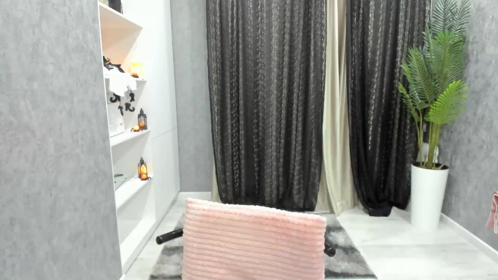 Gallery image thumbnail from Elfleur's myfreecams stream on, 10/28/2025, 20:14 image 13 of 20