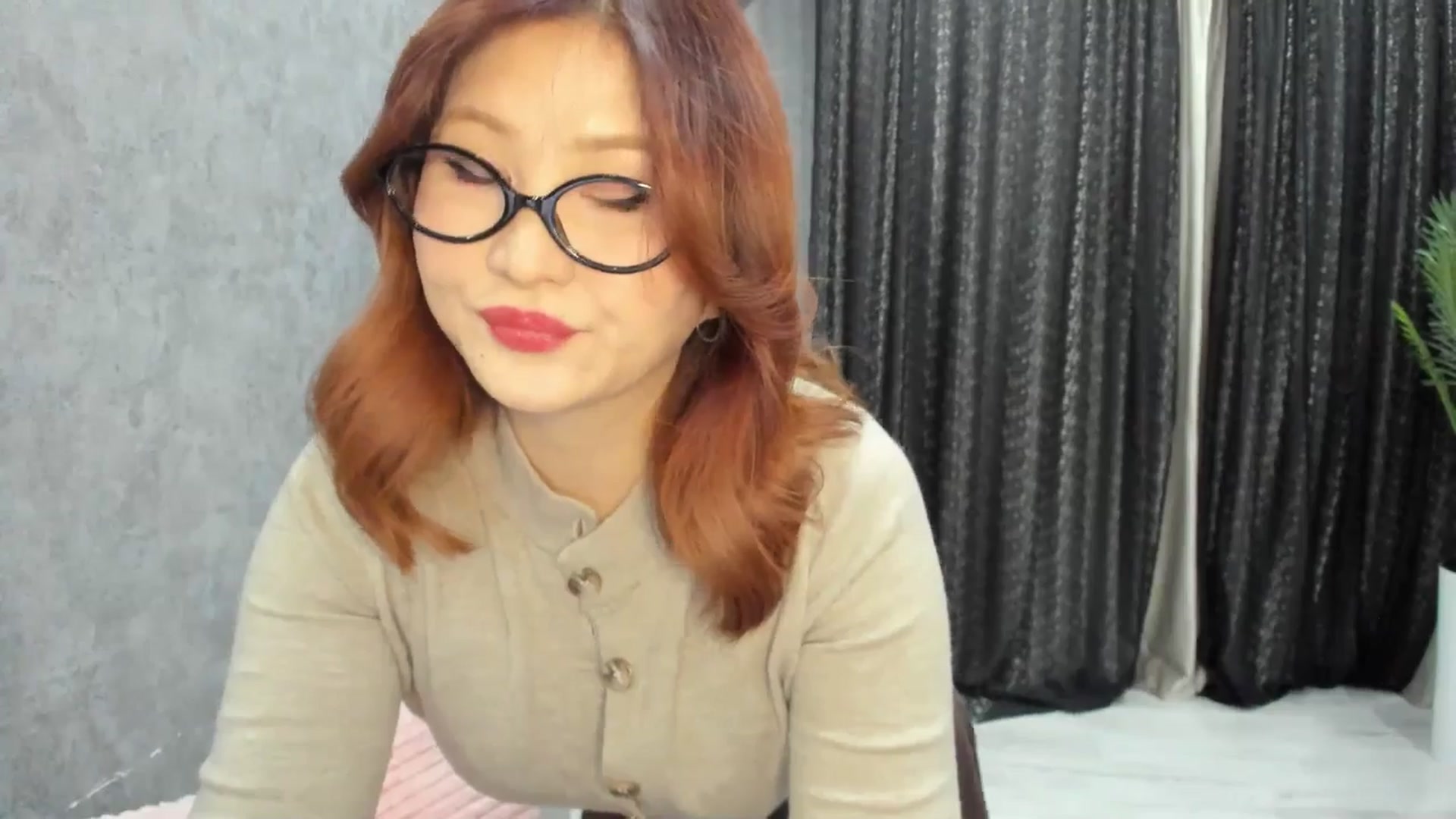 Gallery image thumbnail from Elfleur's myfreecams stream on, 11/01/2025, 20:16 image 12 of 20